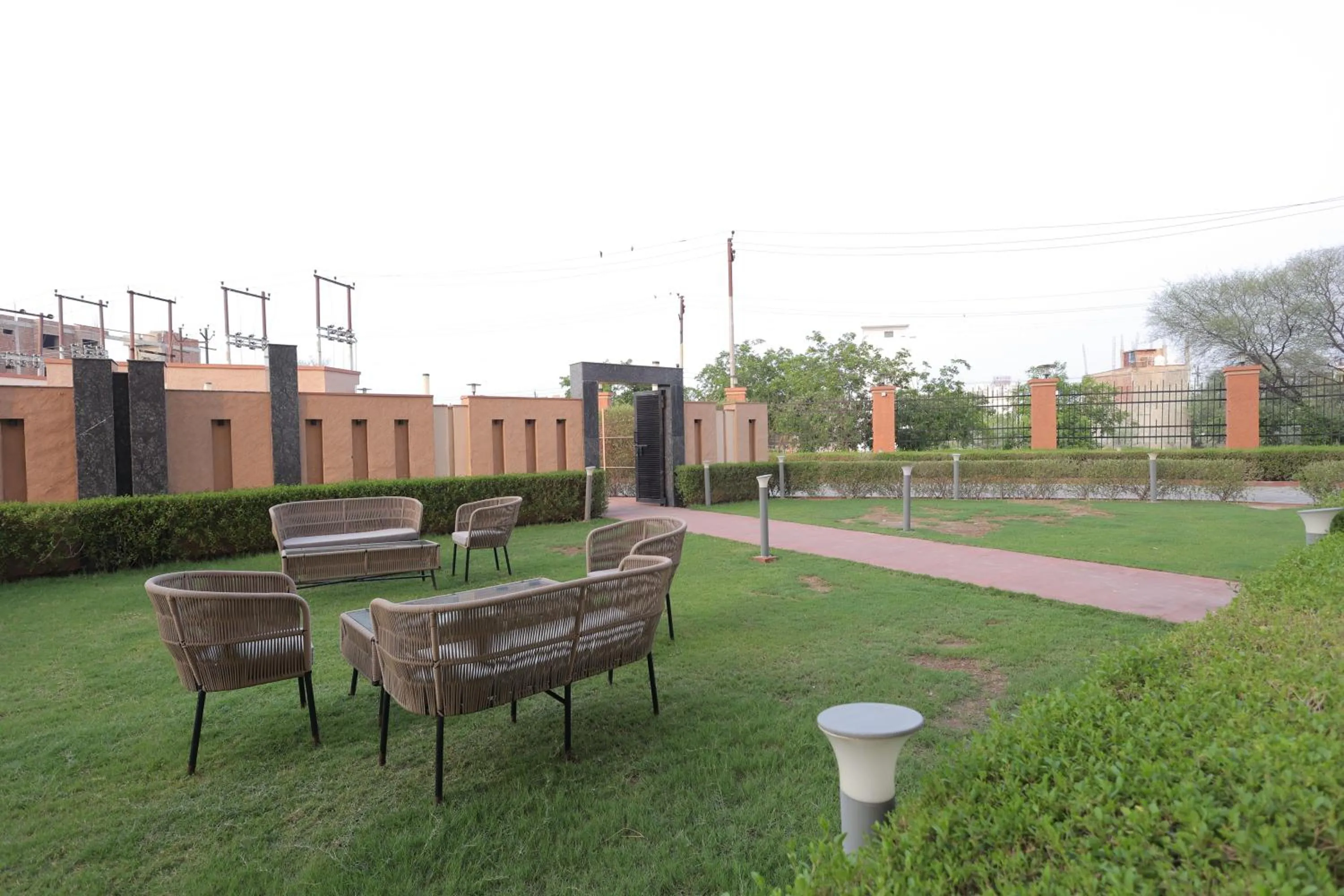 Garden in Hide Away Studios