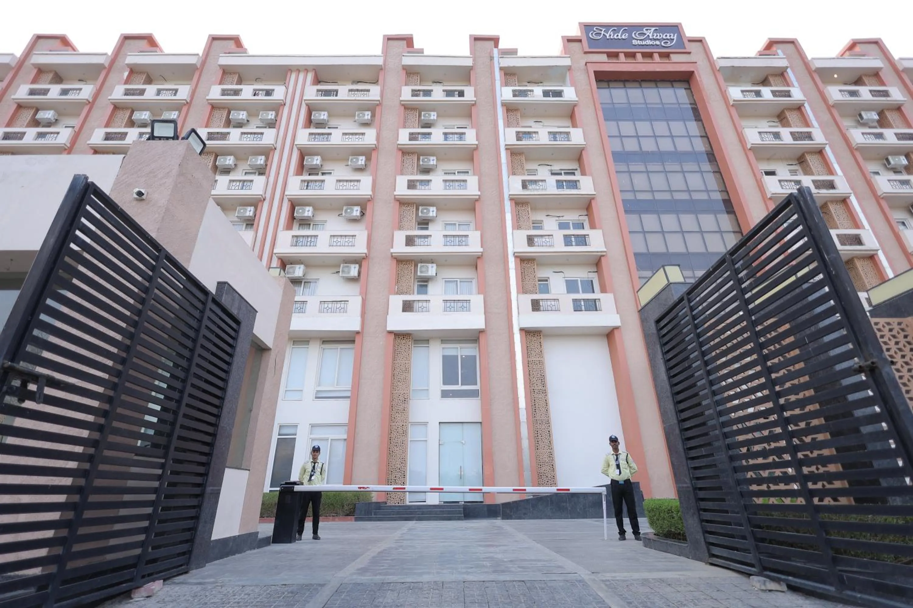 Facade/entrance in Hide Away Studios