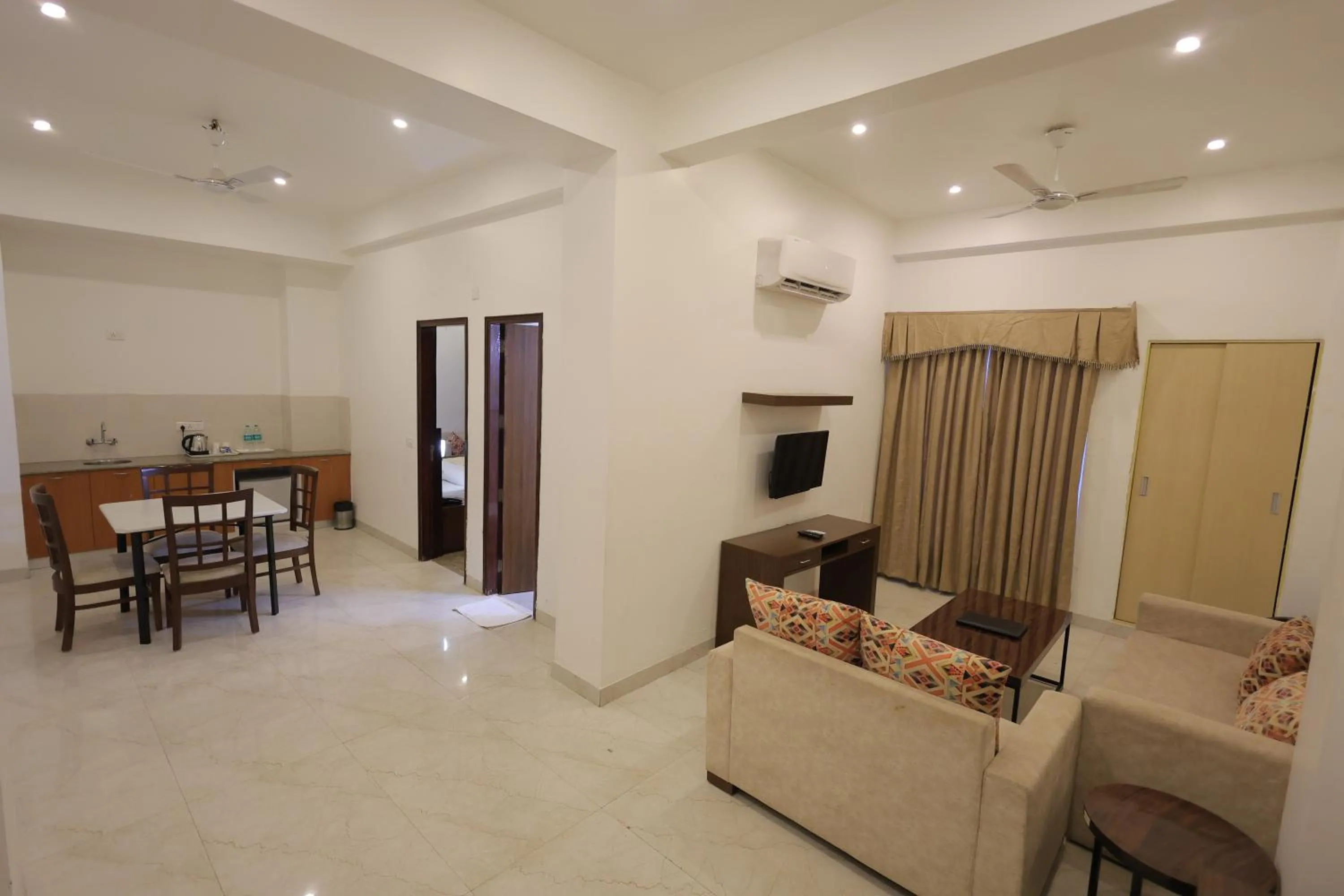 Photo of the whole room in Hide Away Studios