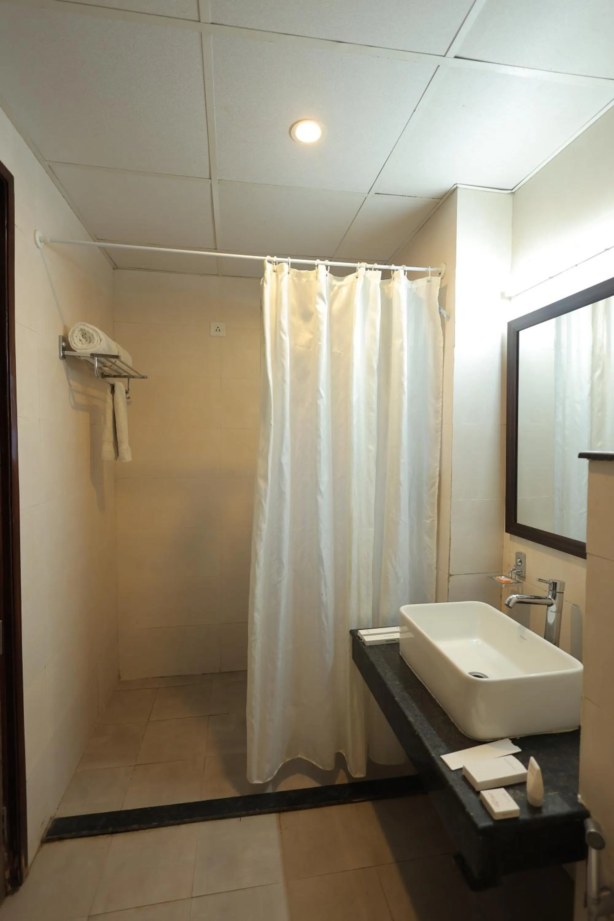 Bathroom in Hide Away Studios