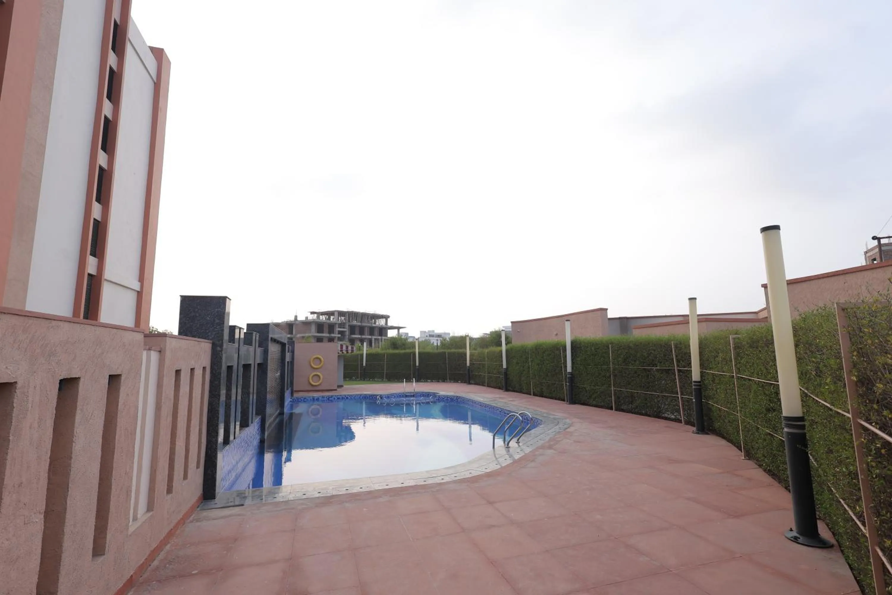 Swimming pool in Hide Away Studios