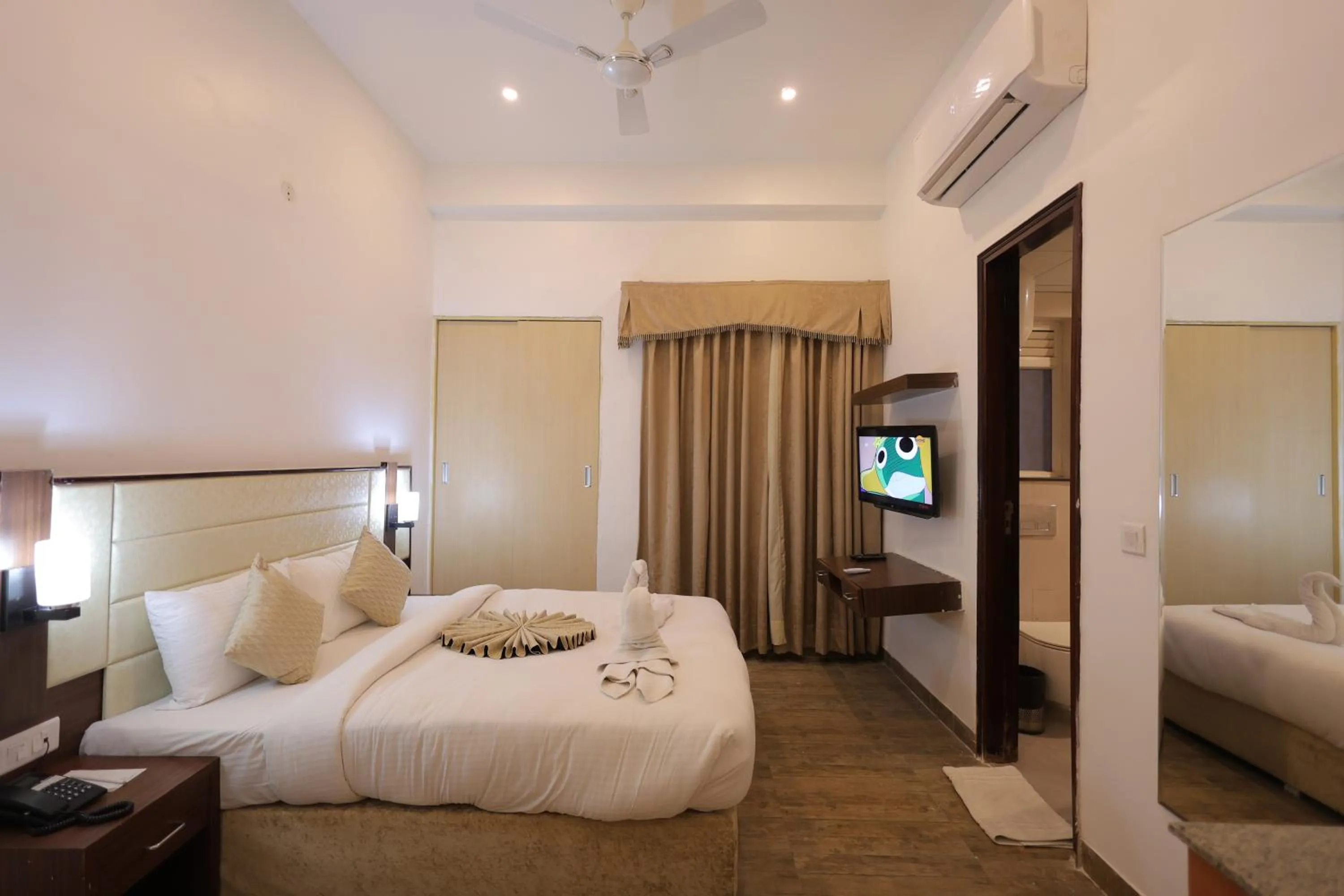 Bedroom, Bed in Hide Away Studios