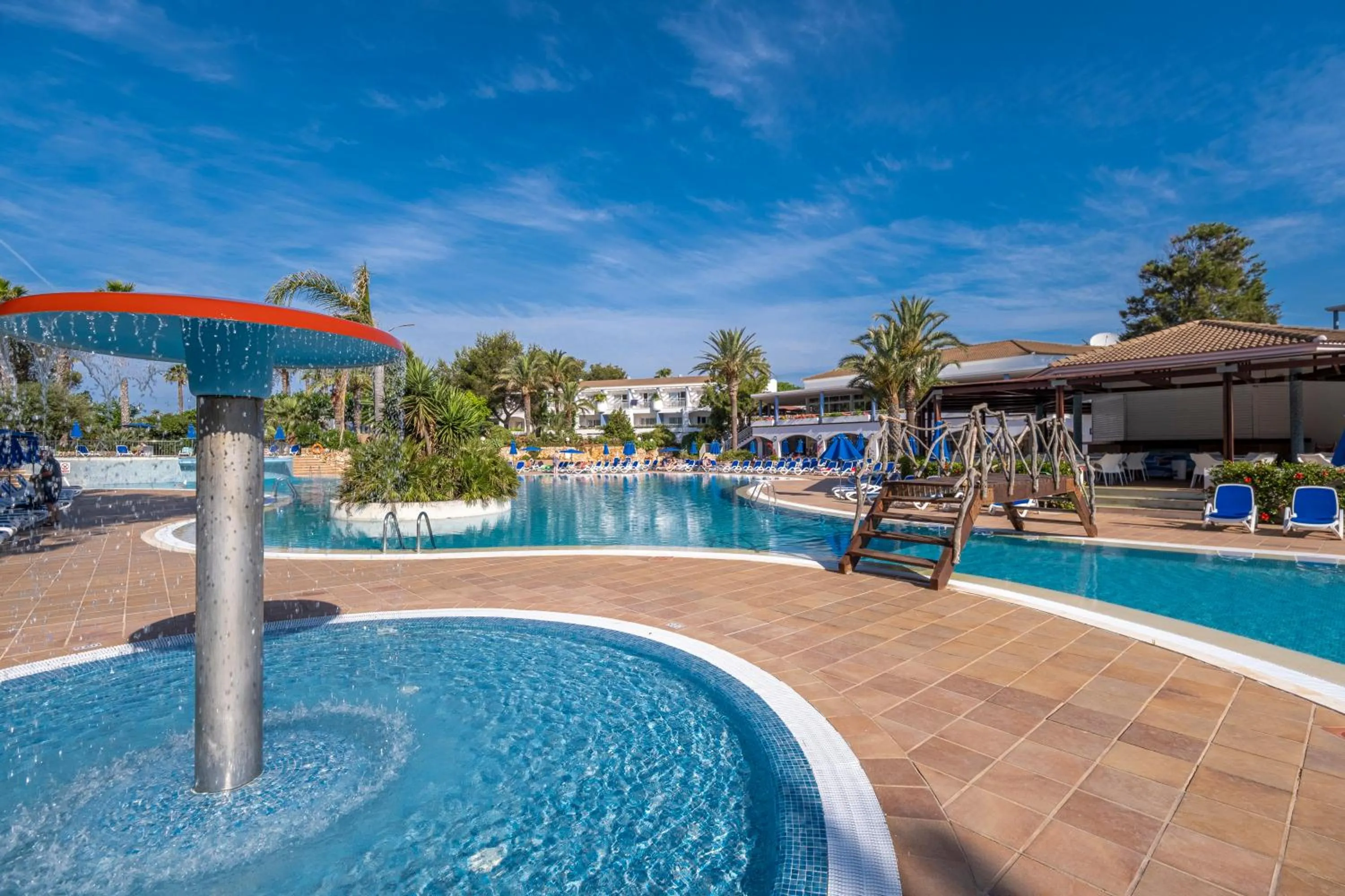 Swimming pool in Sagitario Princesa Playa