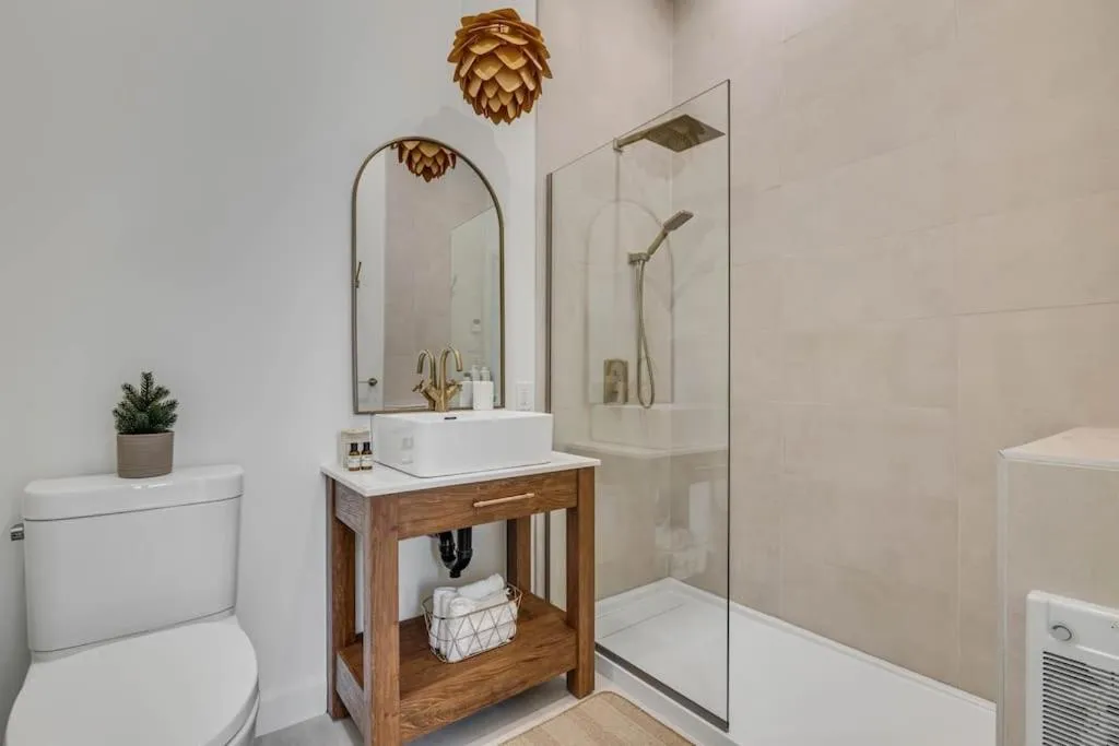 Shower in Initial / Solden / MSA