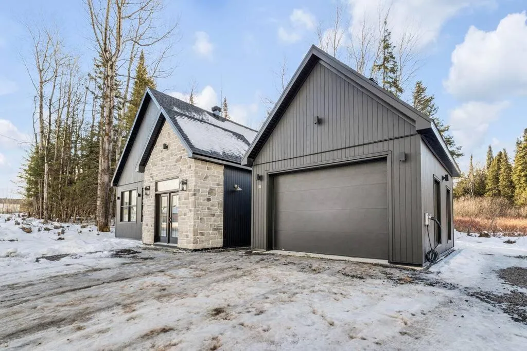 Property building in Initial / Solden / MSA