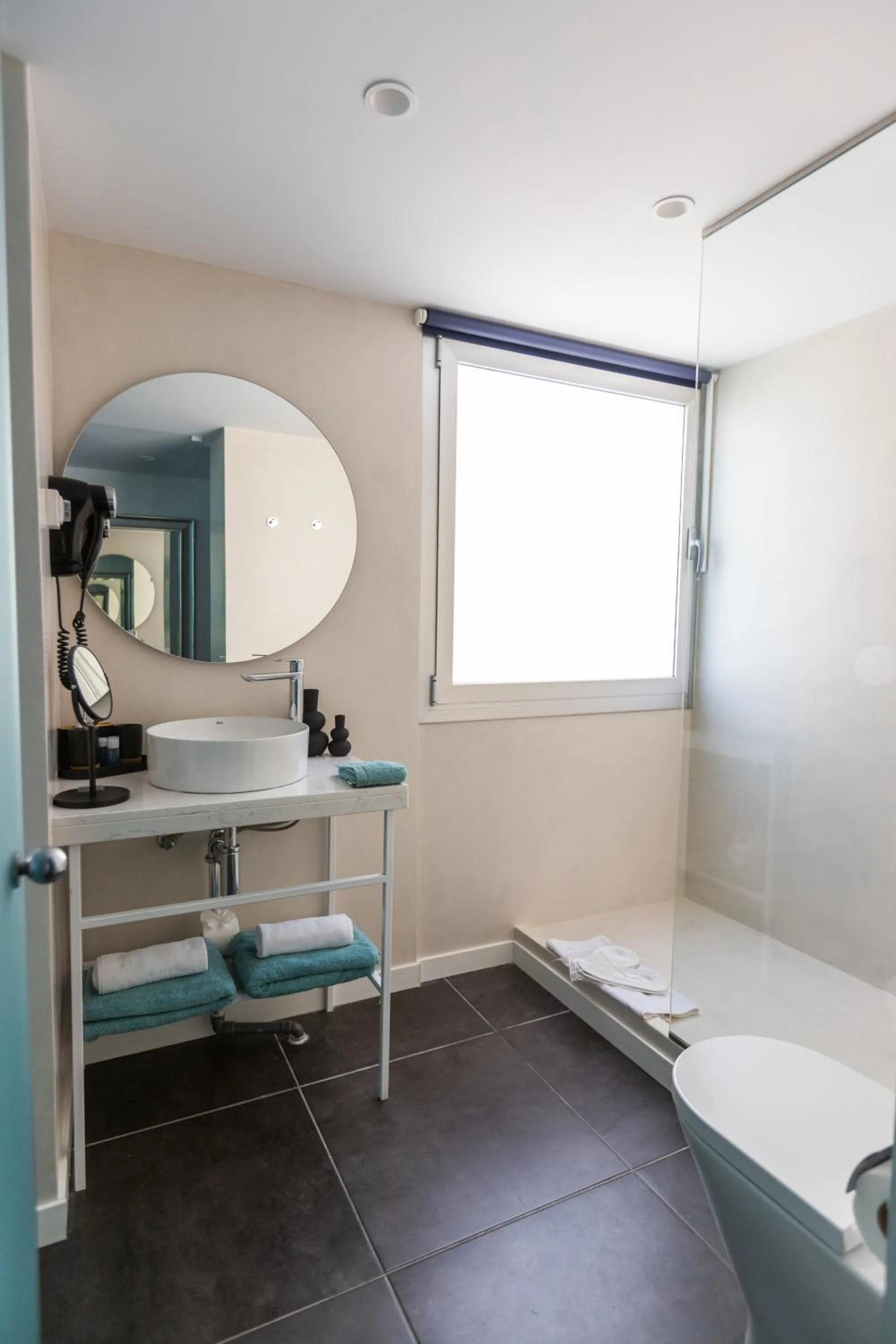 Shower in Hotel 54 Barceloneta