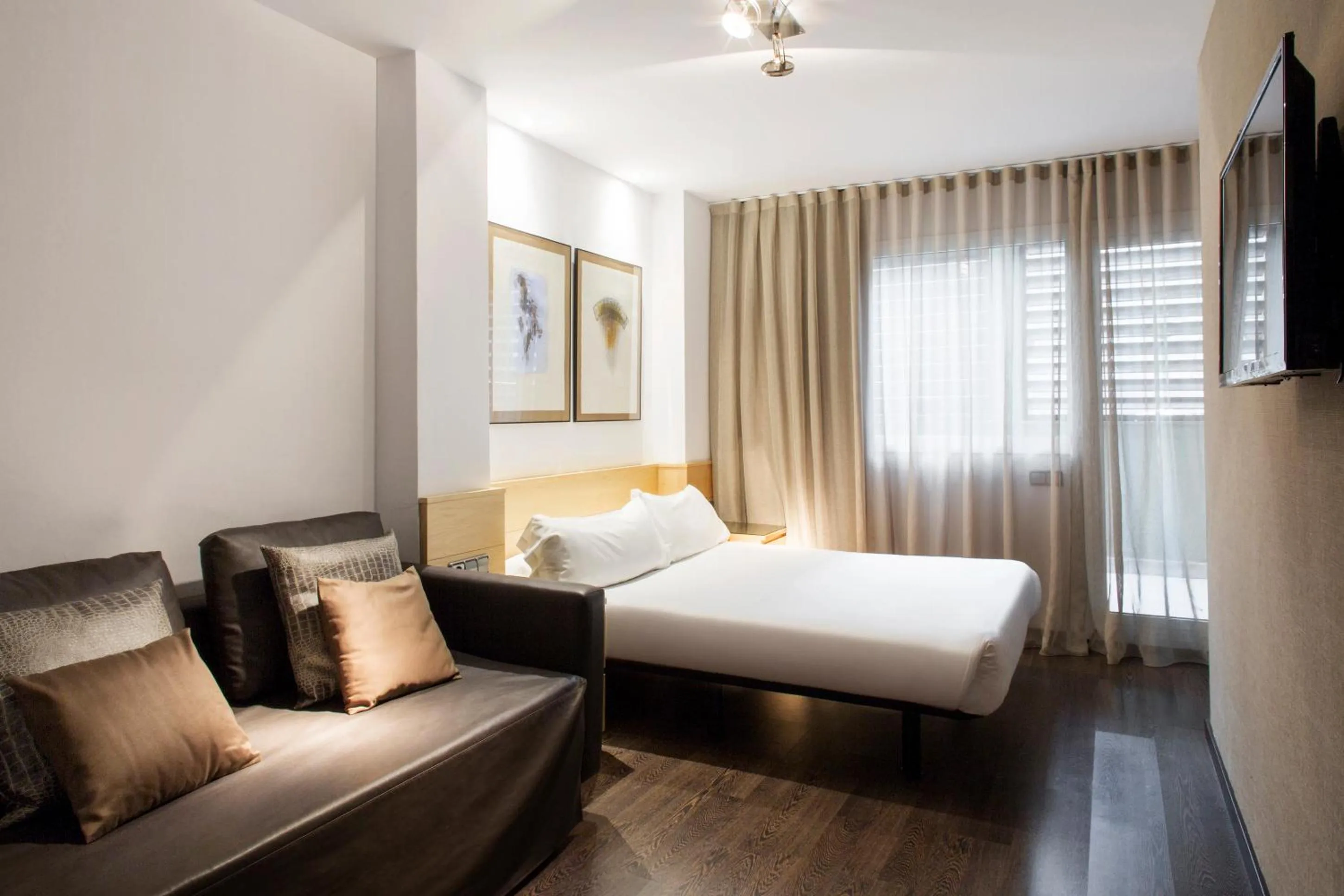 Living room, Bed in Barcelona Apartment Aramunt