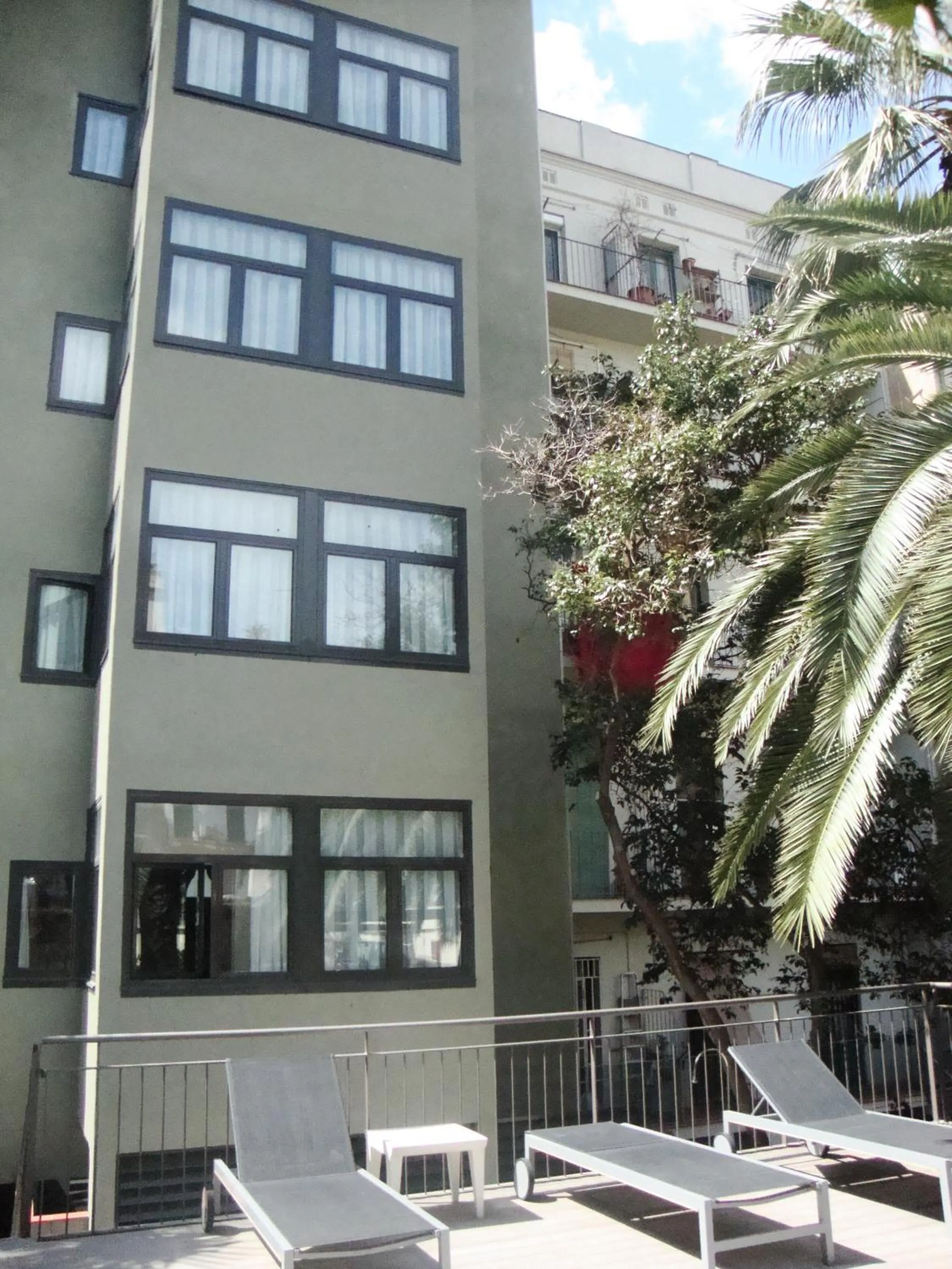 Facade/entrance in Barcelona Apartment Aramunt