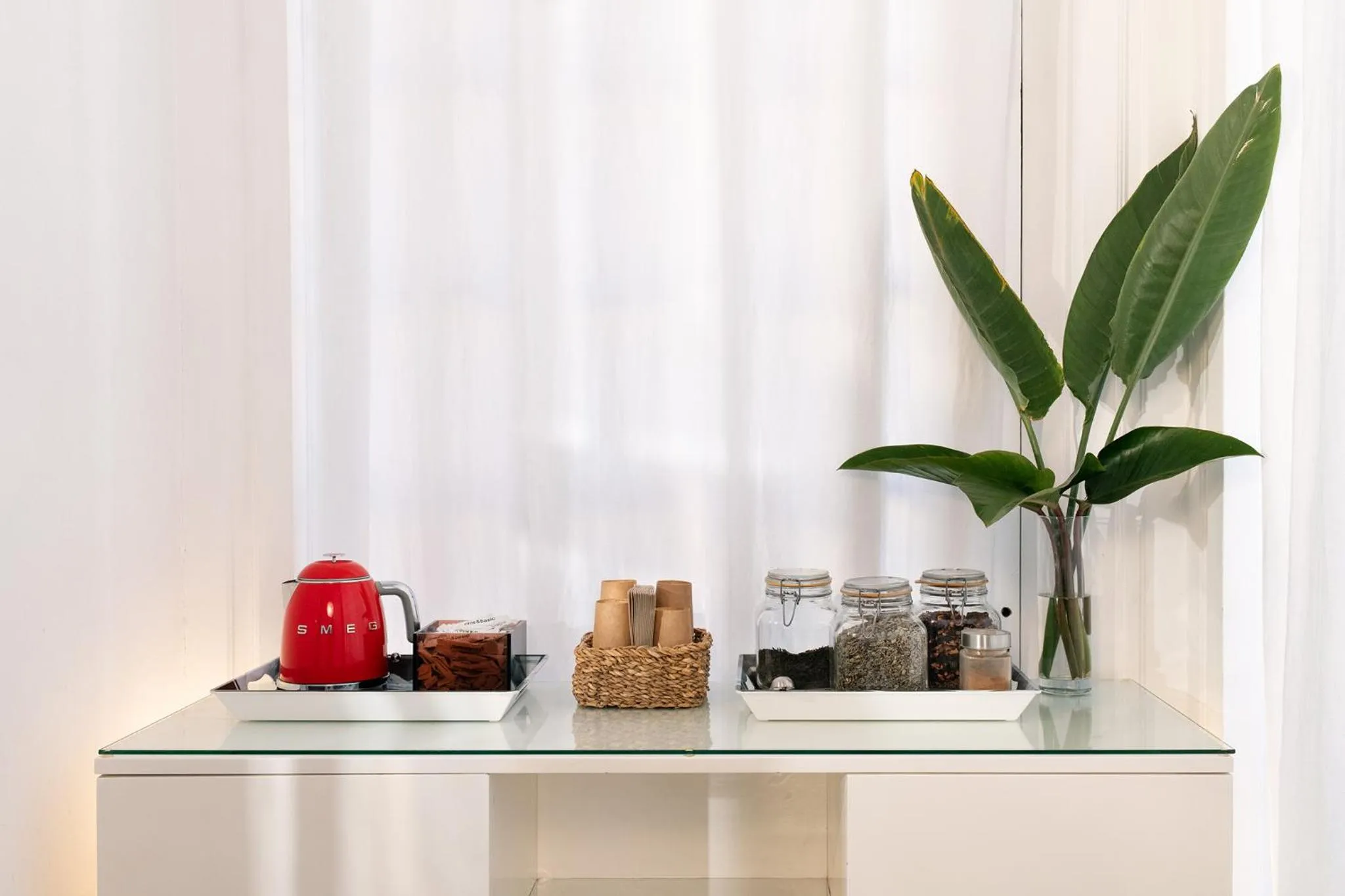 Coffee/tea facilities in Chic & Basic Born Boutique Hotel