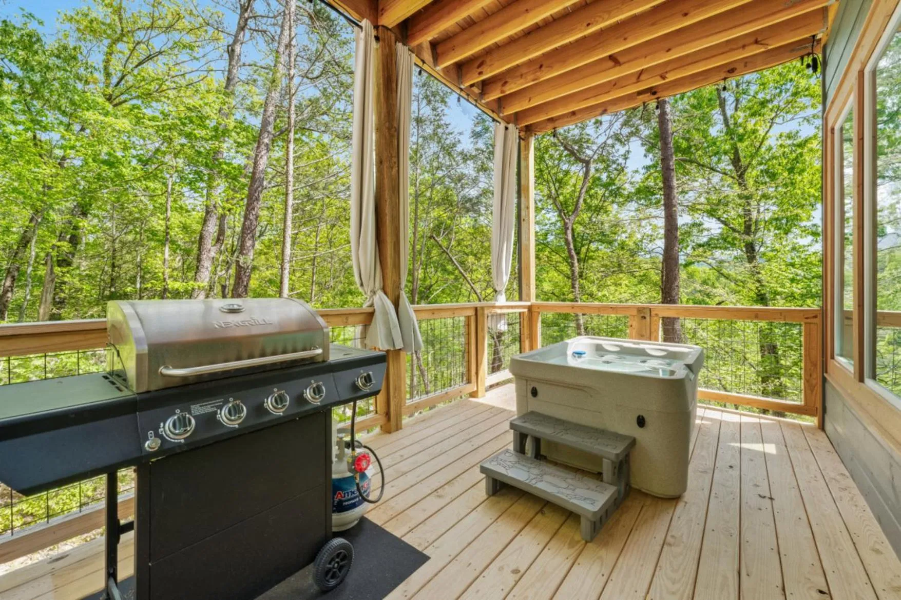 Day in Romantic Cabin Retreat By Ghosal Luxury Lodging