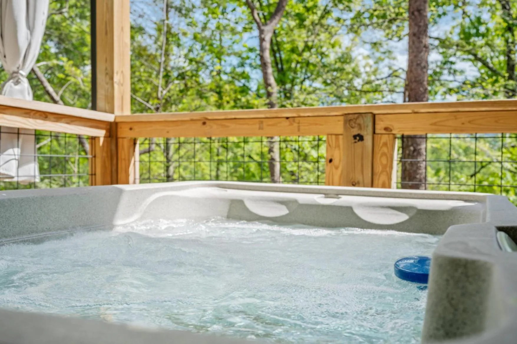 Day in Romantic Cabin Retreat By Ghosal Luxury Lodging