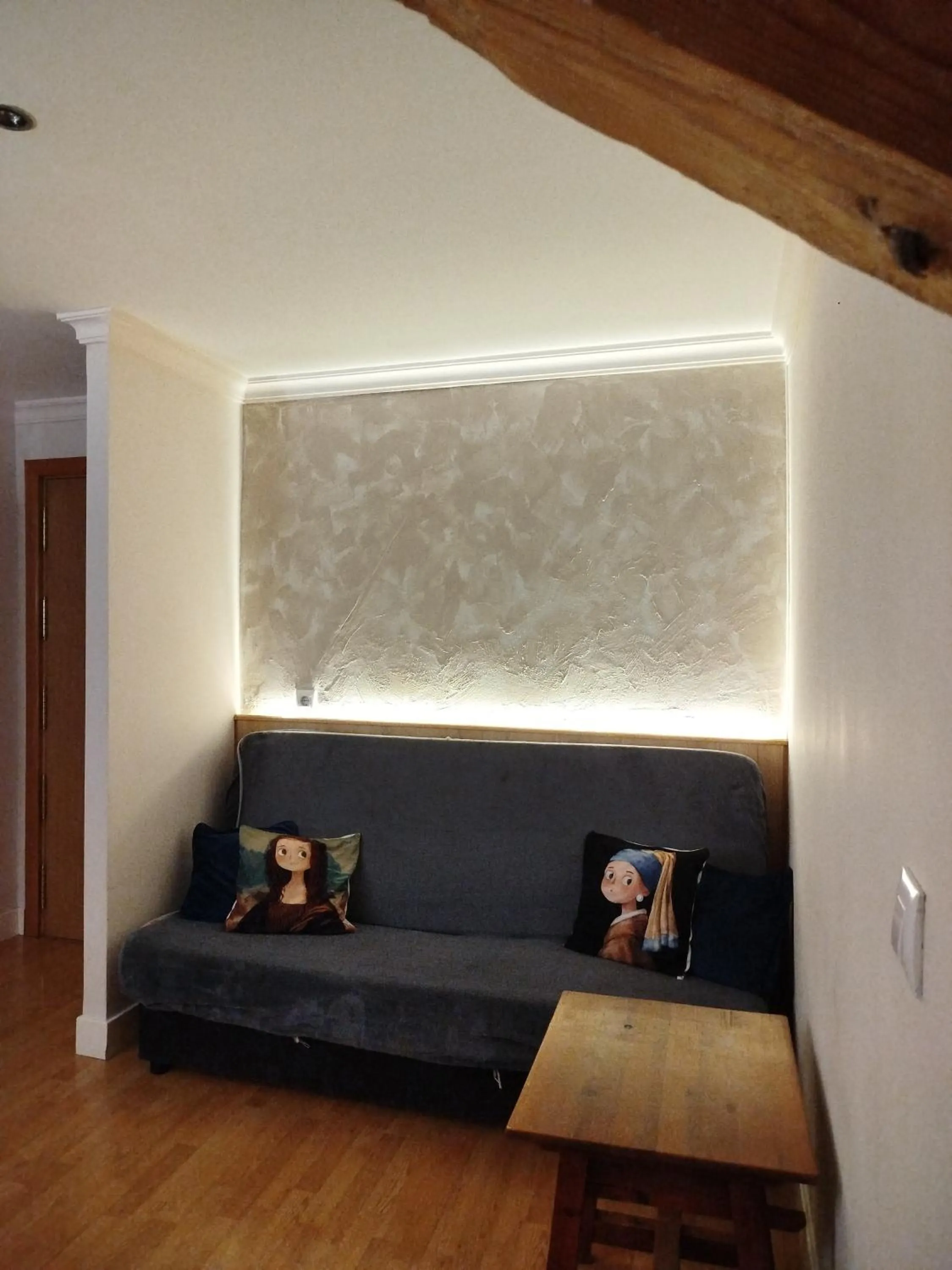 Living room in Hostal Santa Ana Colors