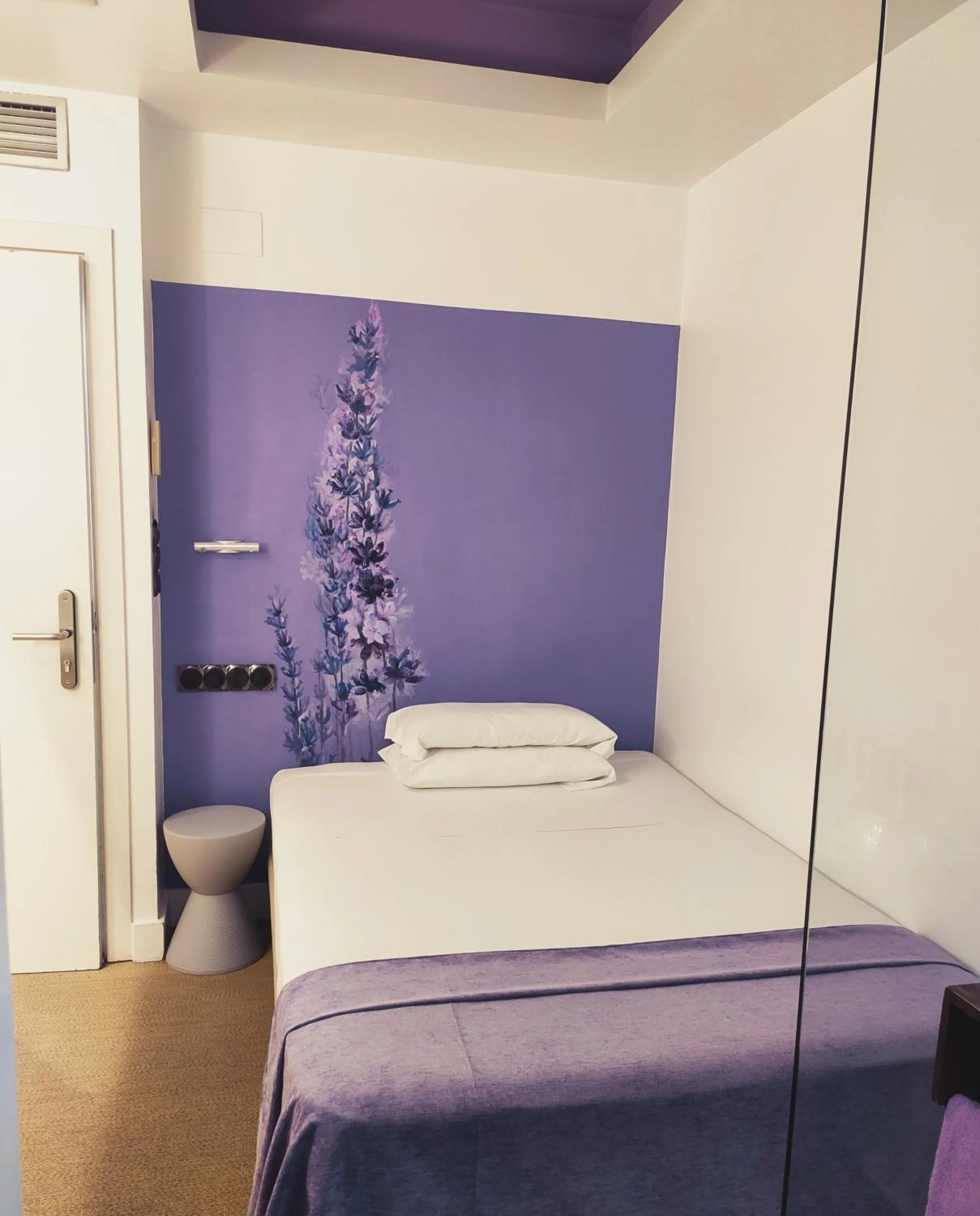 Night, Bed in Hostal Santa Ana Colors