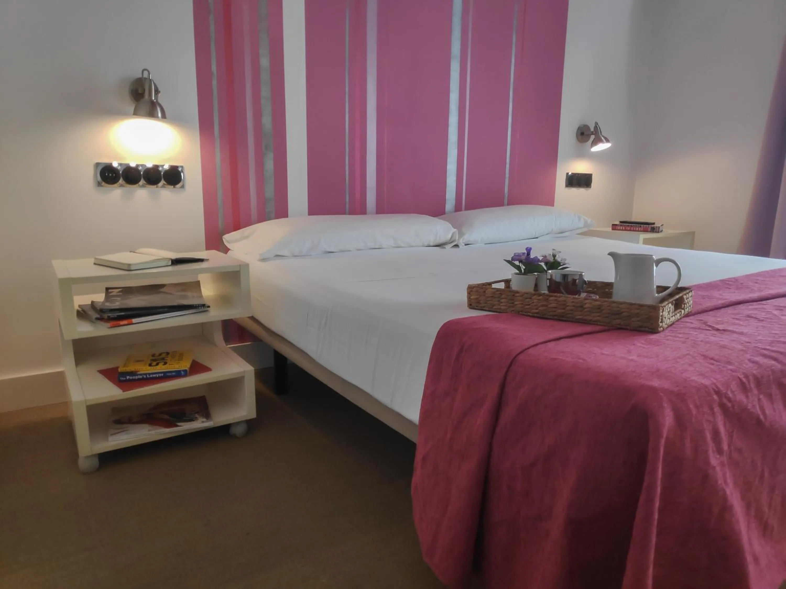 Bed in Hostal Santa Ana Colors