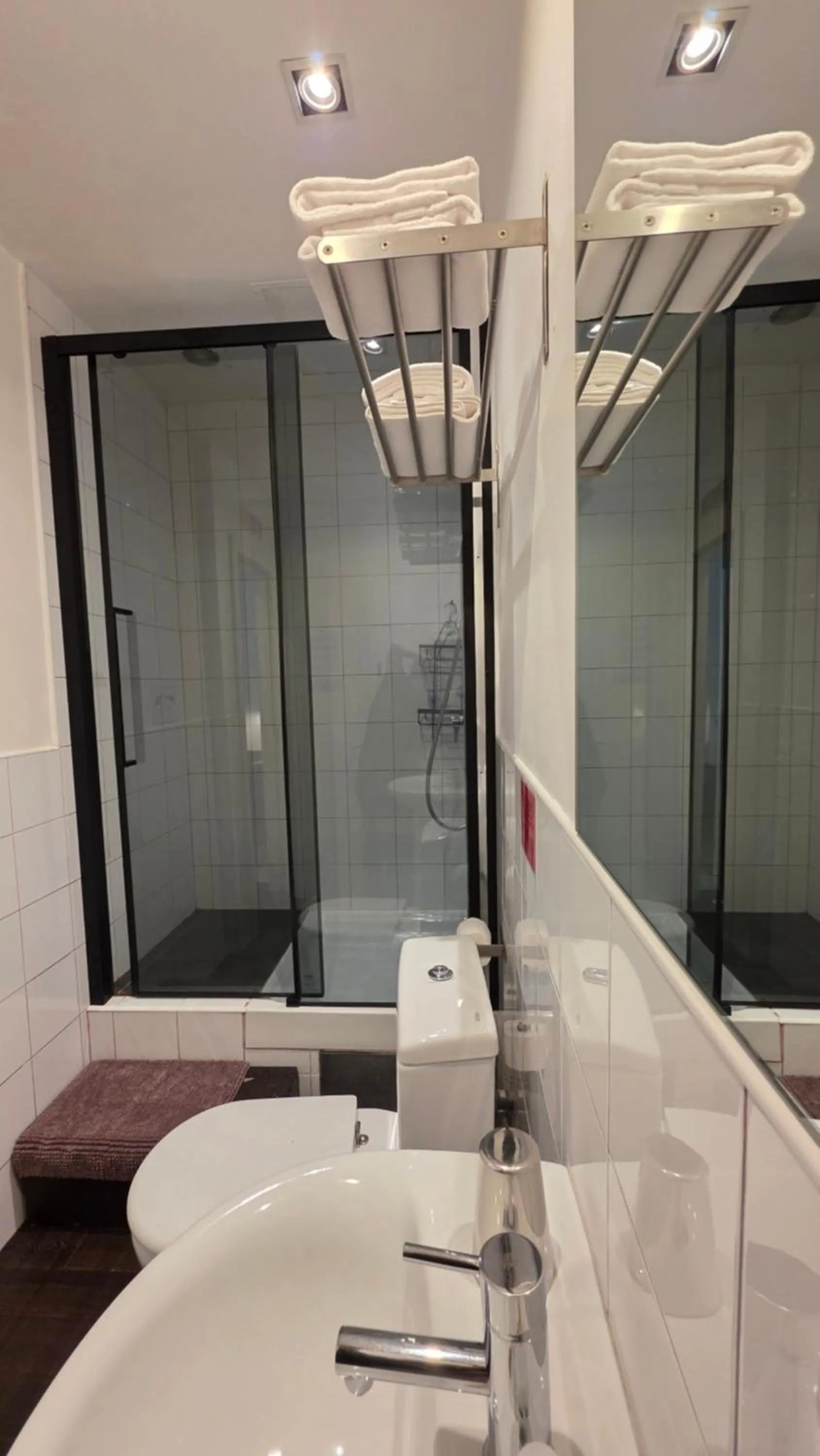 Bathroom in Hostal Santa Ana Colors