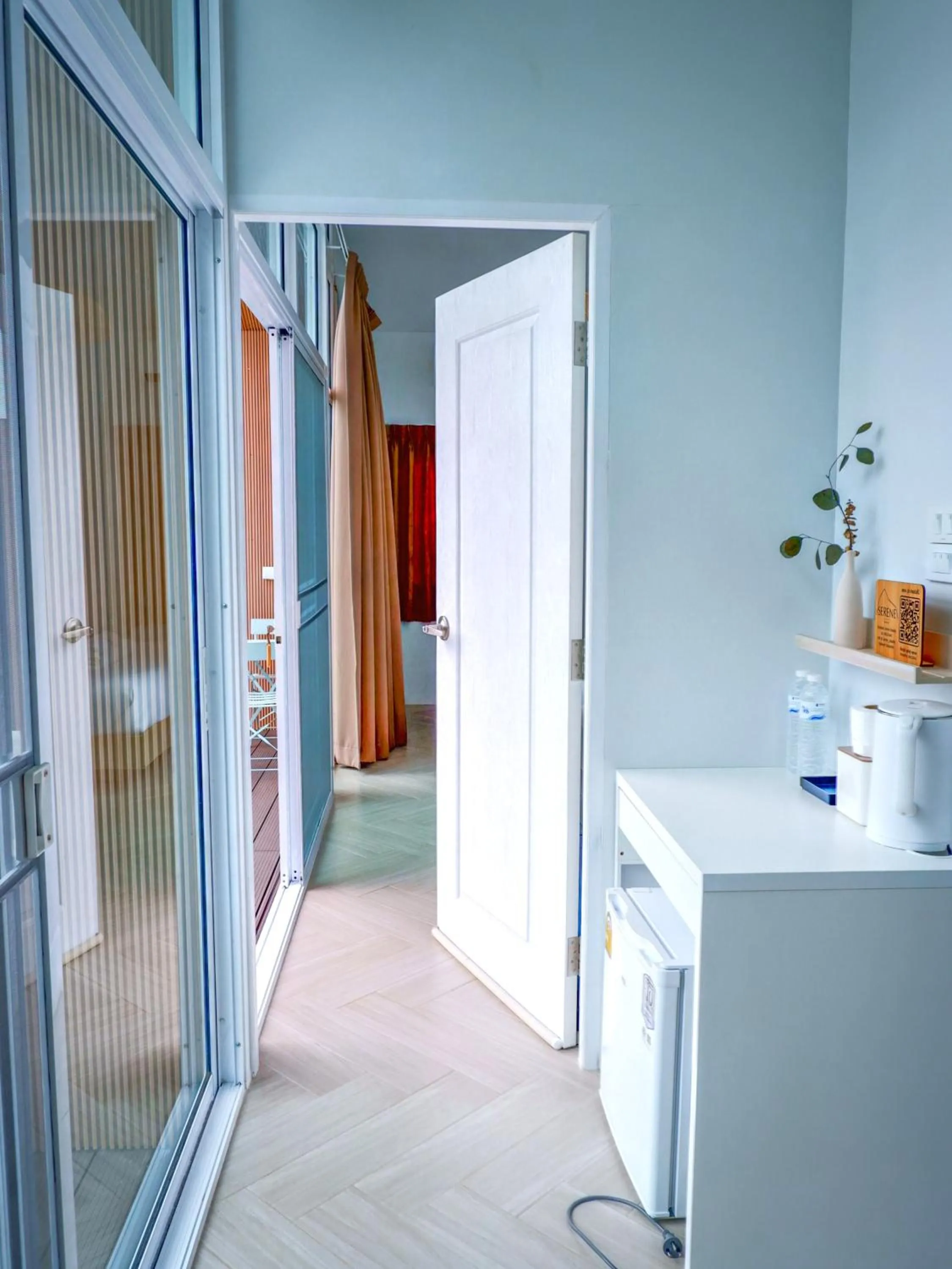 Photo of the whole room in Serene Khaokho