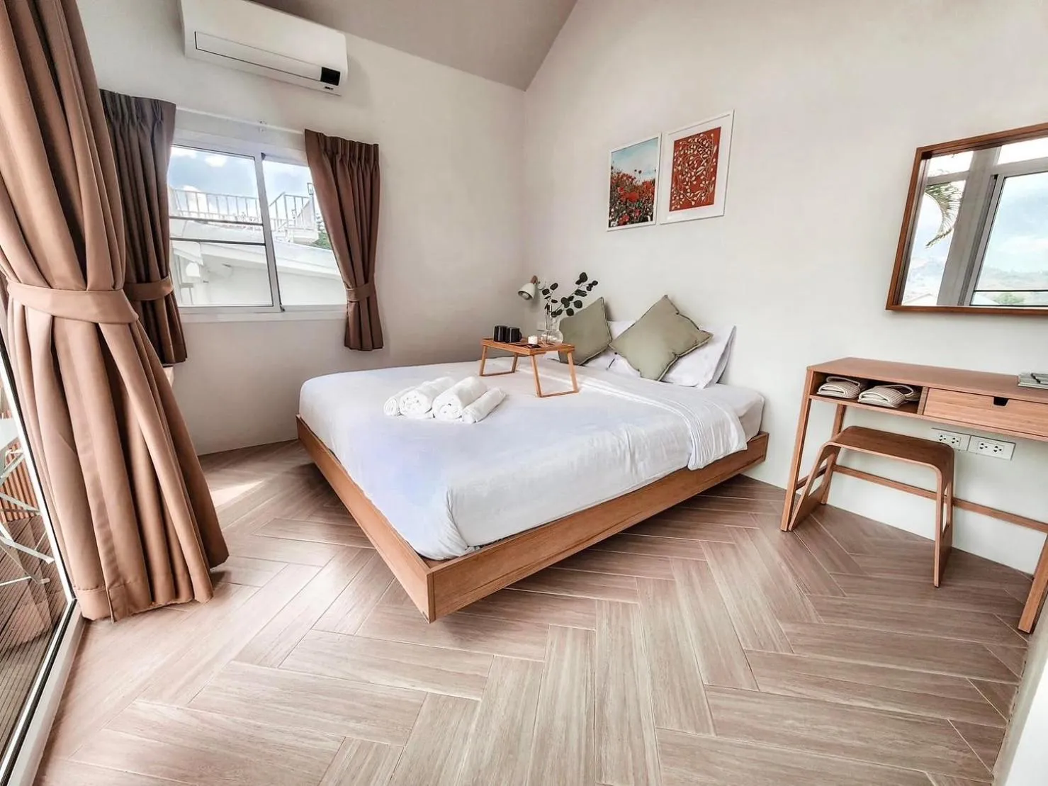 Photo of the whole room, Bed in Serene Khaokho