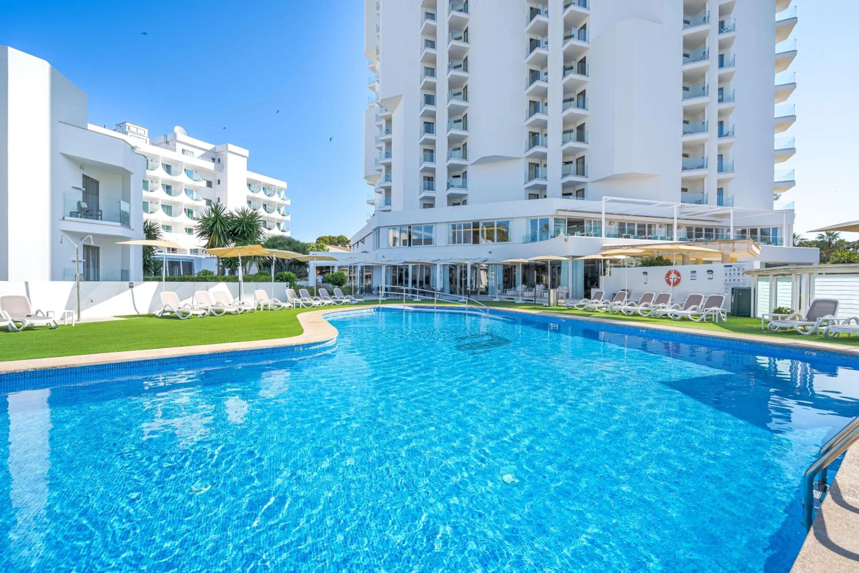 Swimming pool in THB Maria Isabel - Adults Only