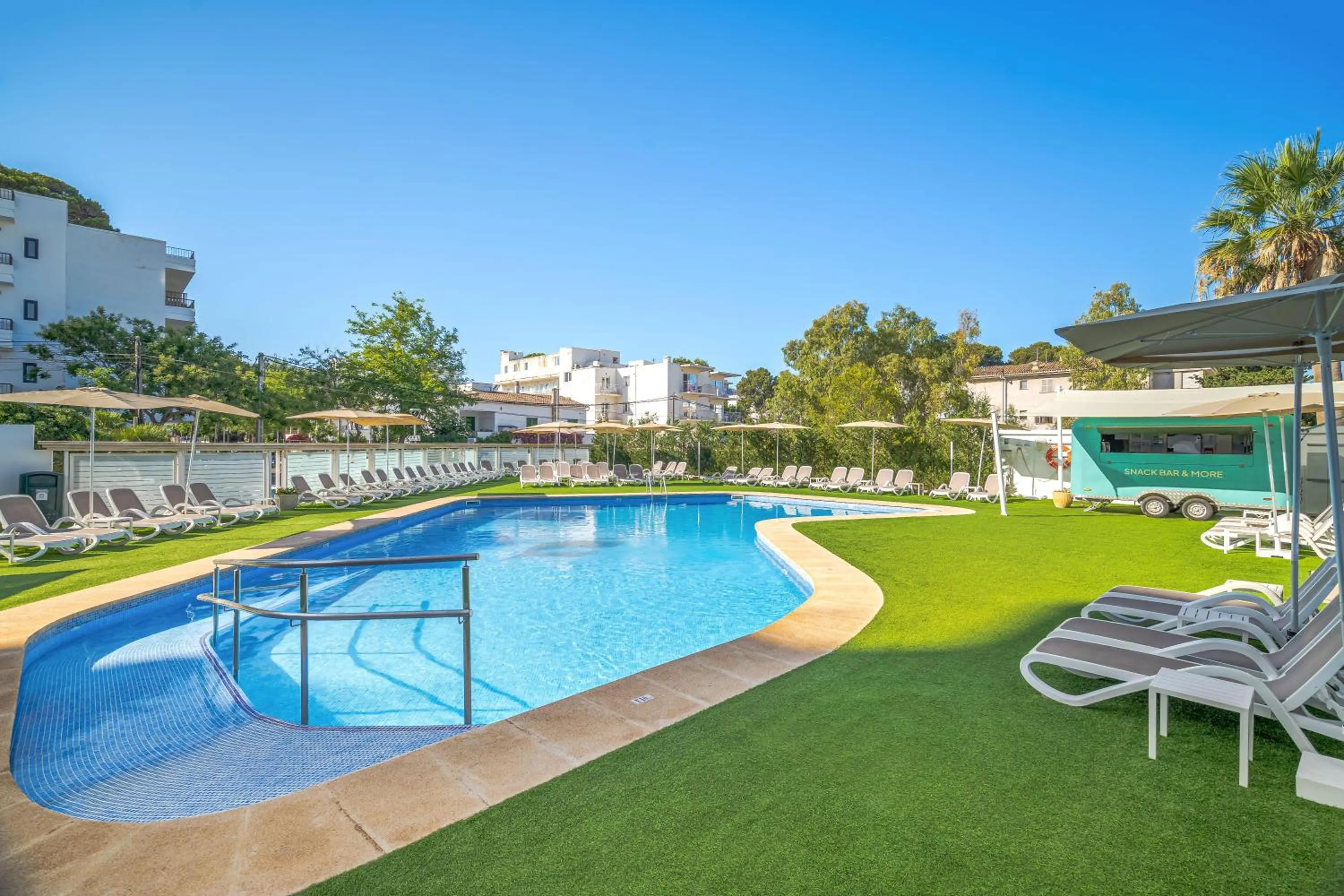 Swimming pool in THB Maria Isabel - Adults Only