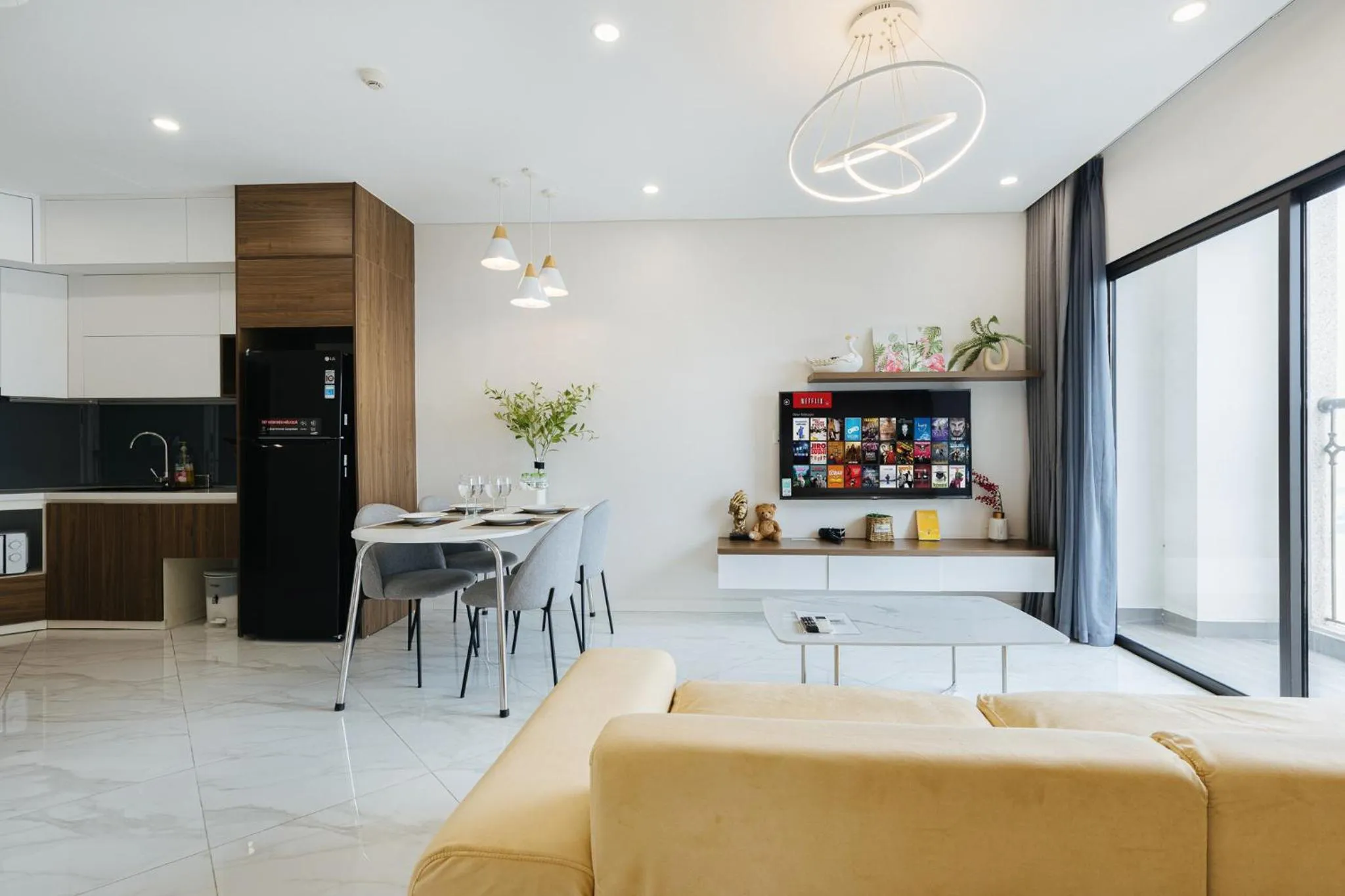 Living room in Muse Hanoi Lake View Luxury Apartment - D' Eldorado