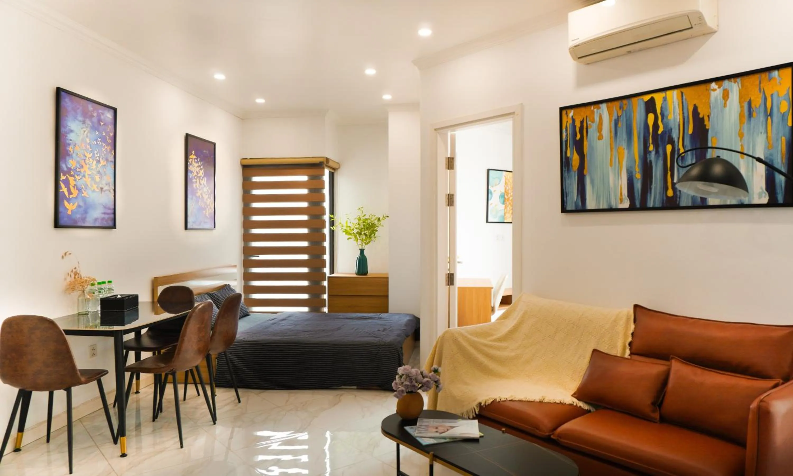 Living room in Muse Hanoi Lake View Luxury Apartment - D' Eldorado