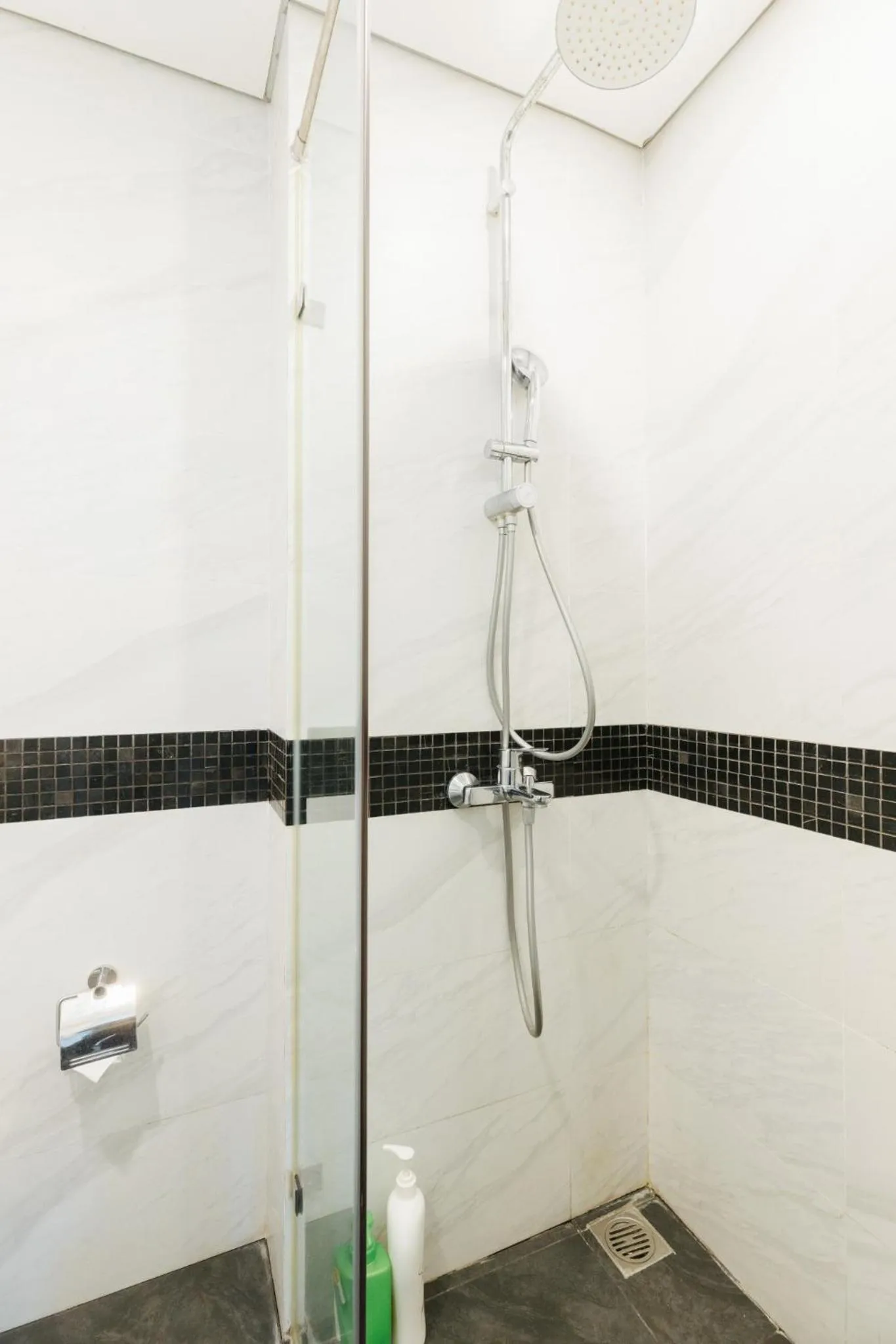 Bathroom in Muse Hanoi Lake View Luxury Apartment - D' Eldorado