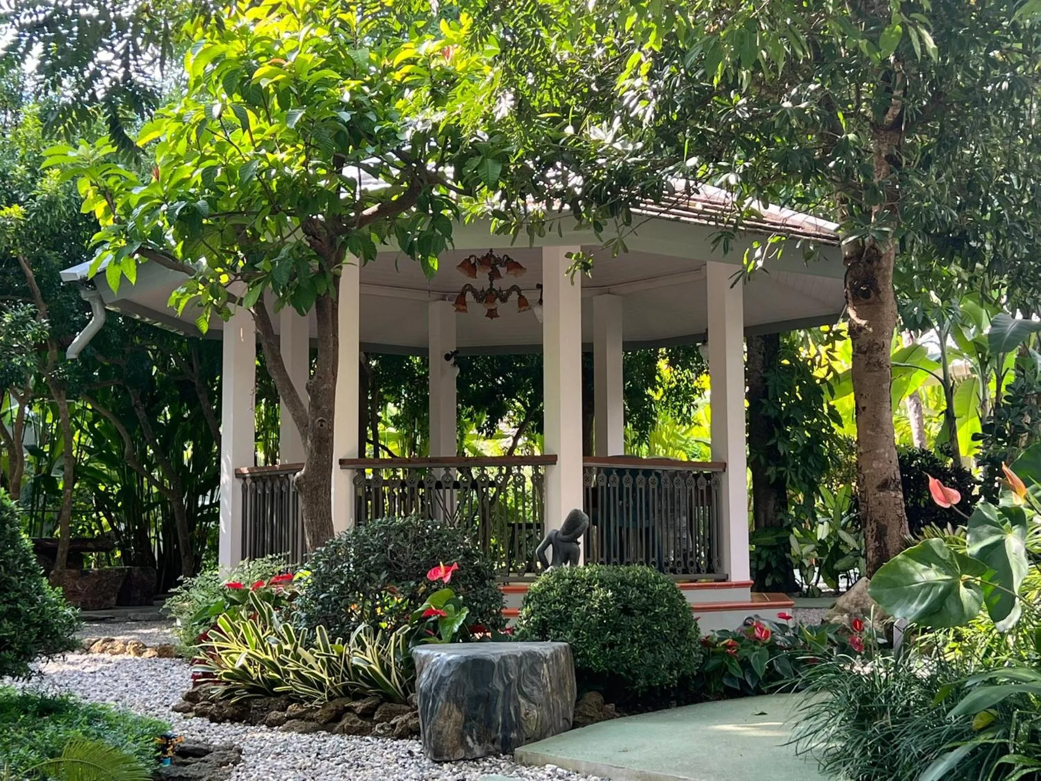 Restaurant/places to eat in Home of Dusita