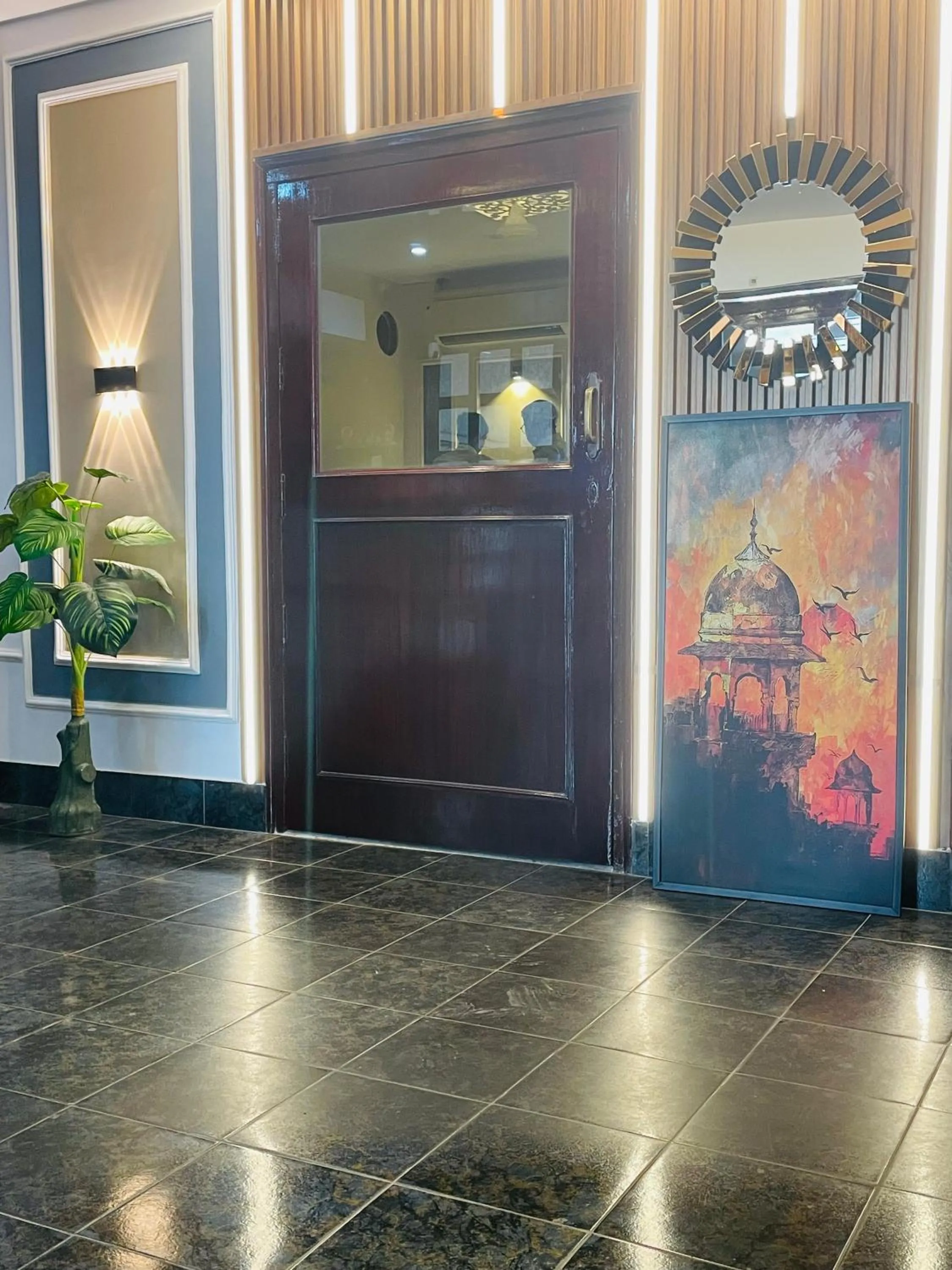 THE ROYAL PRESIDENCY INN