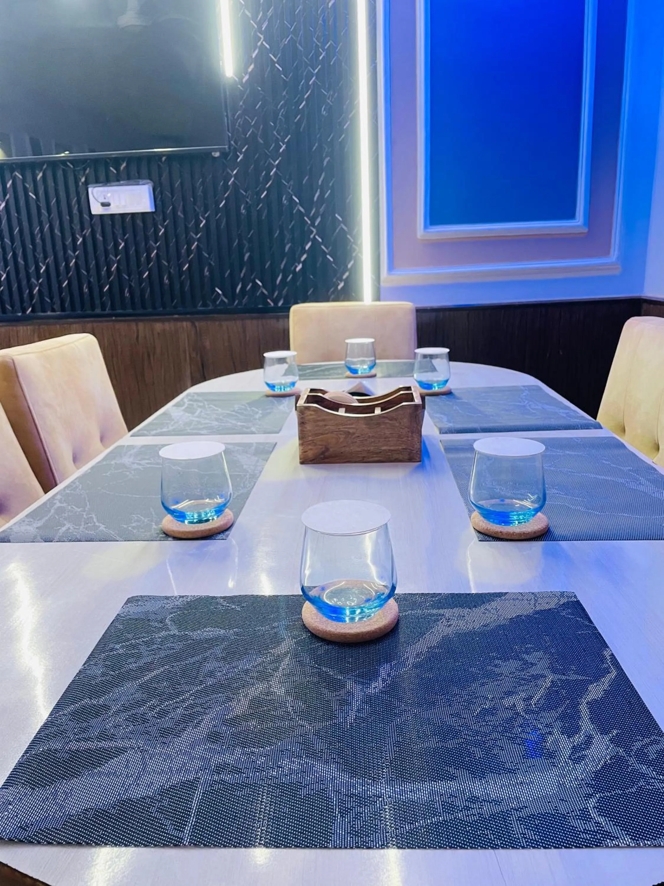 THE ROYAL PRESIDENCY INN