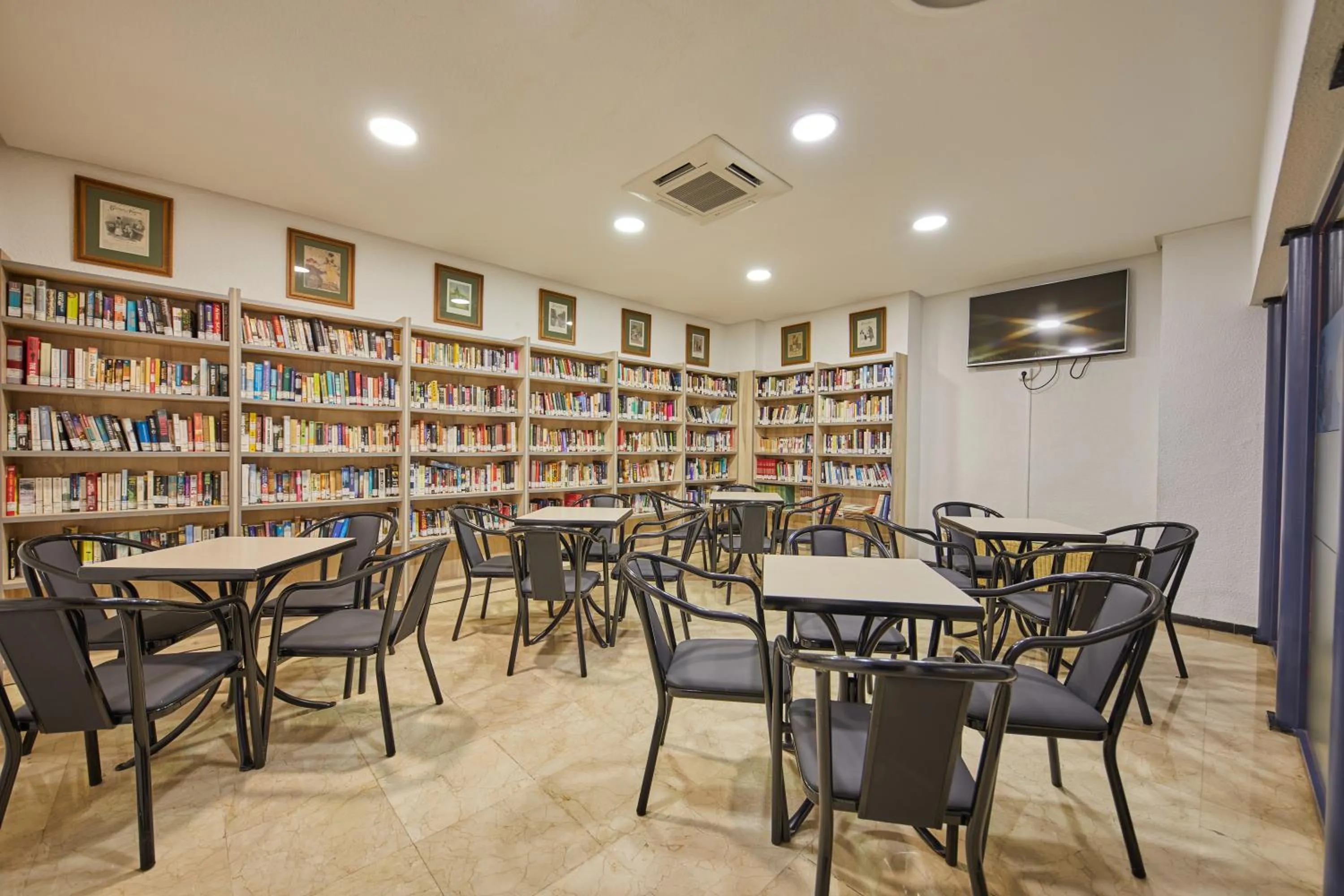 Library in Sandos Griego