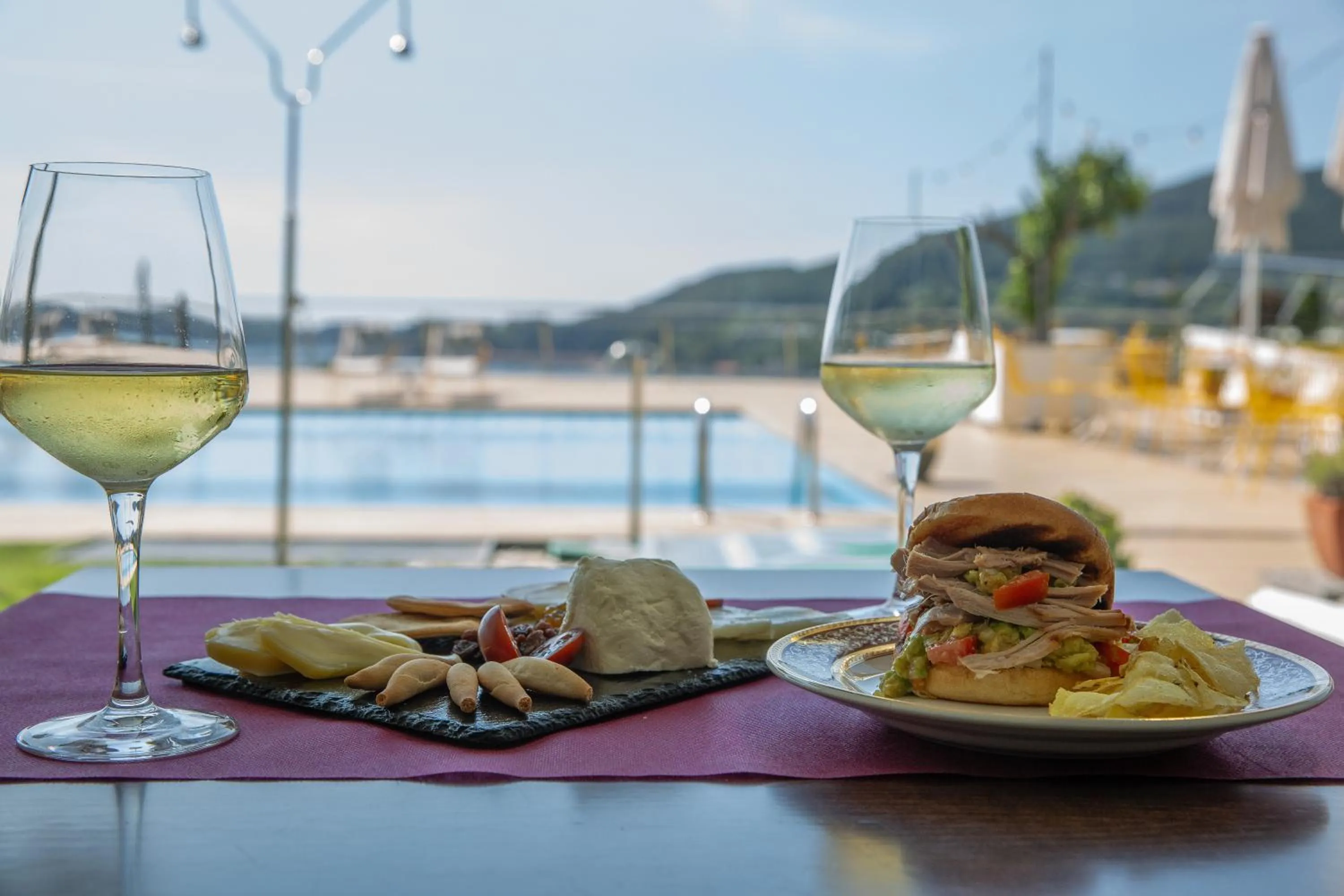 Restaurant/places to eat in Hotel Herbeira