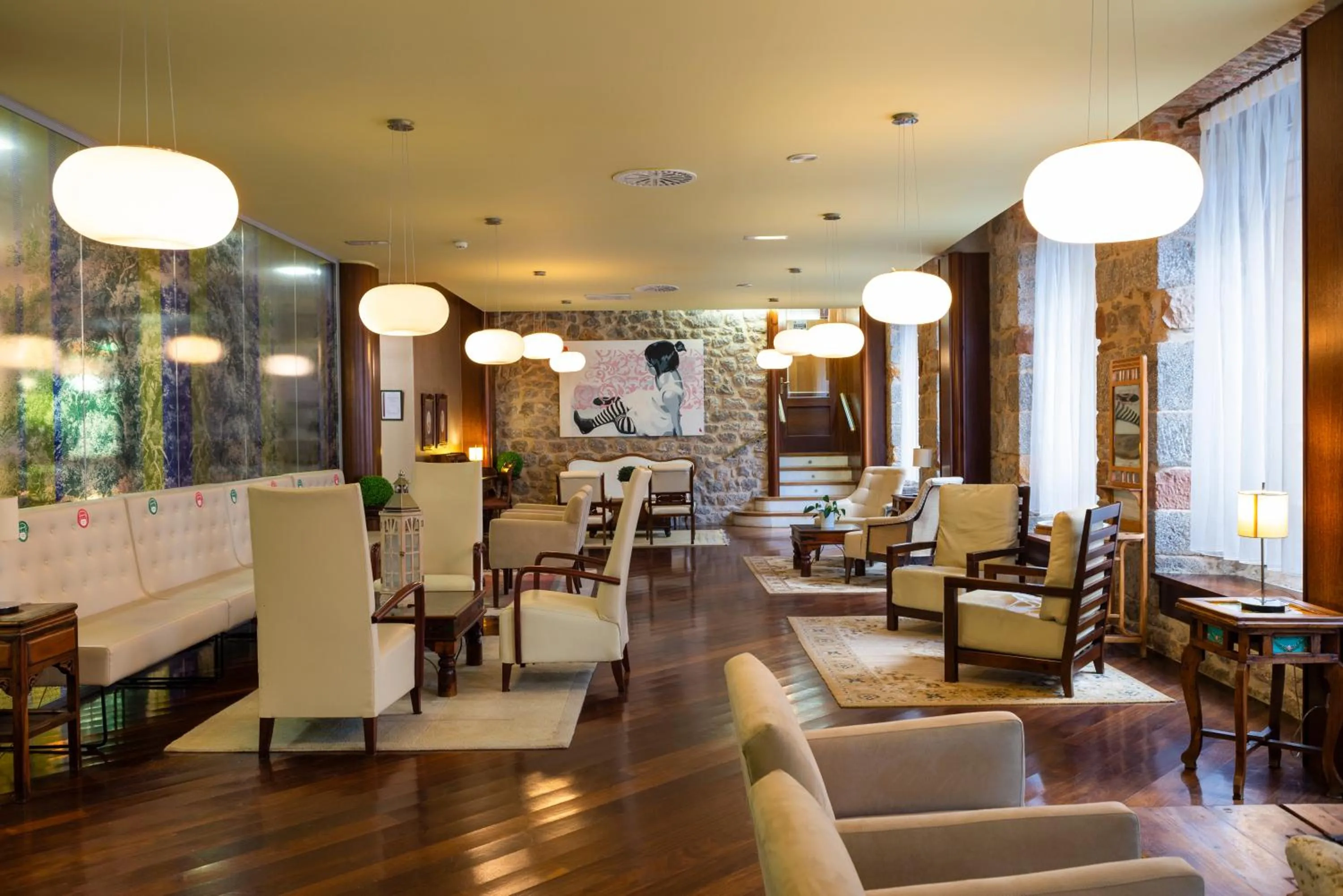 Seating area in Hotel Balneario La Hermida