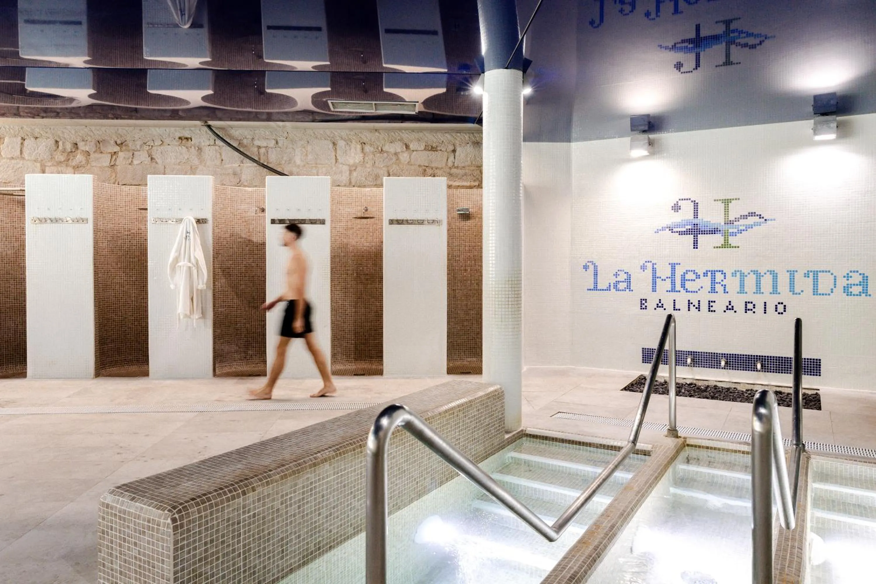 People in Hotel Balneario La Hermida