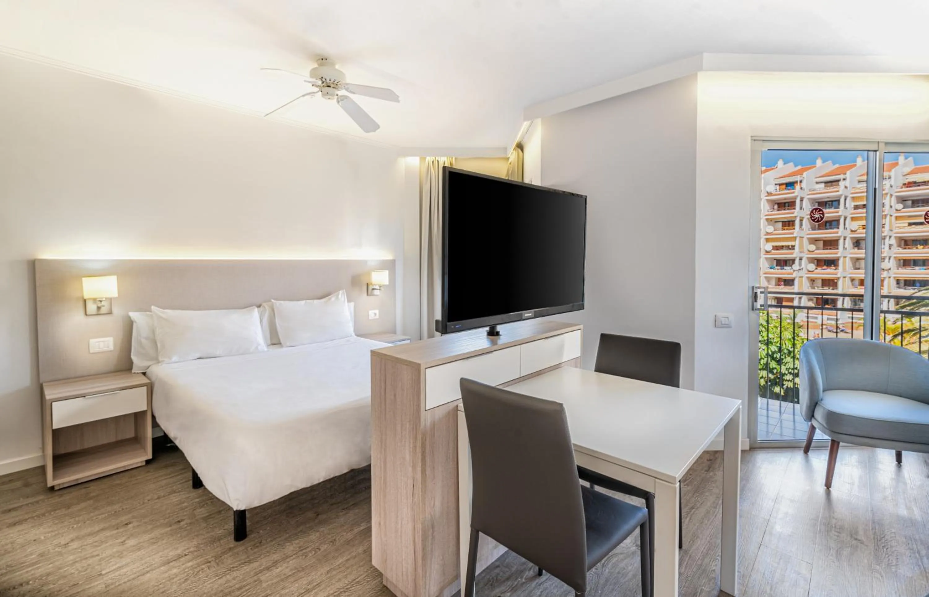 Bedroom, Bed in HG Tenerife Sur