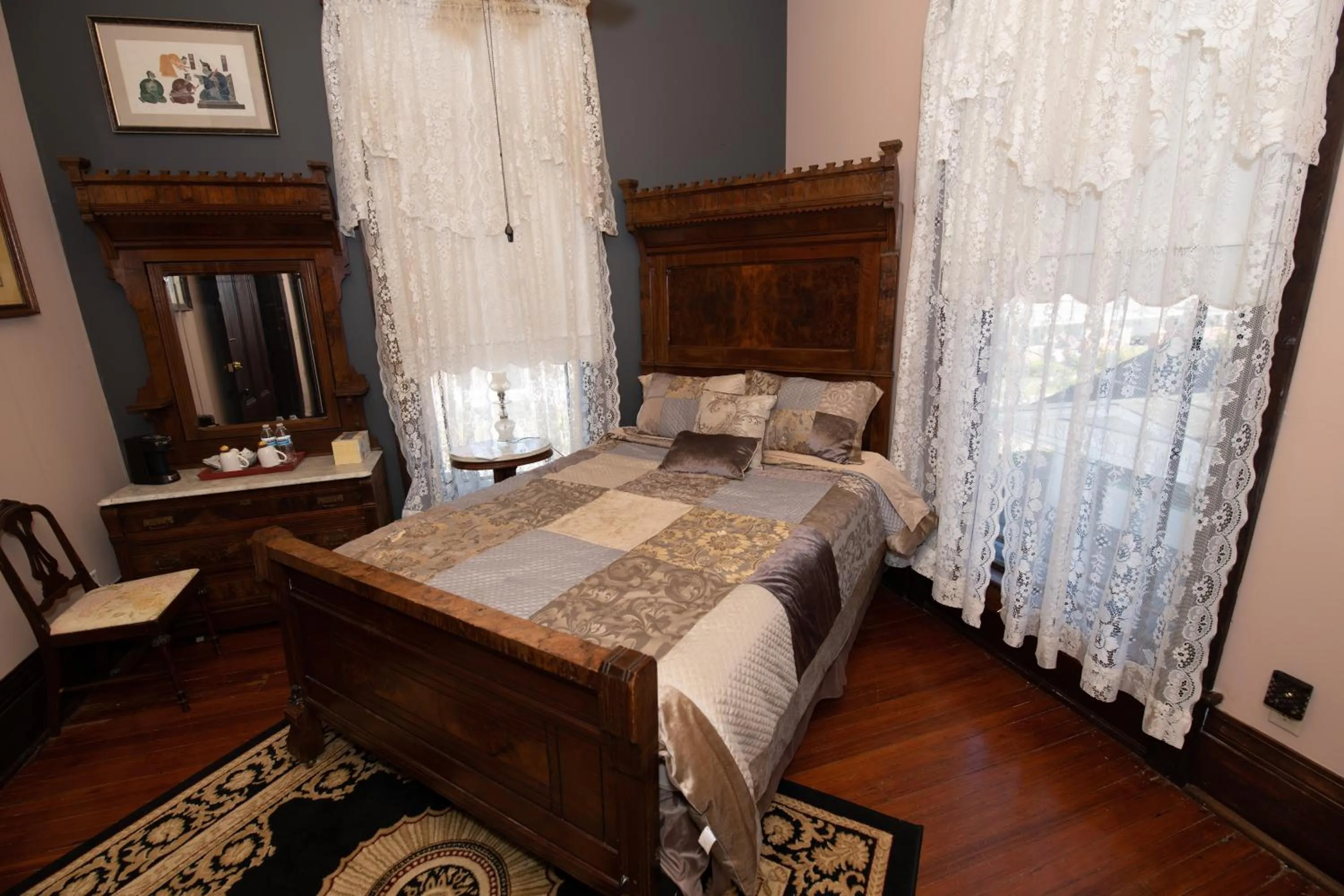 Bedroom, Bed in Grand Gables Inn