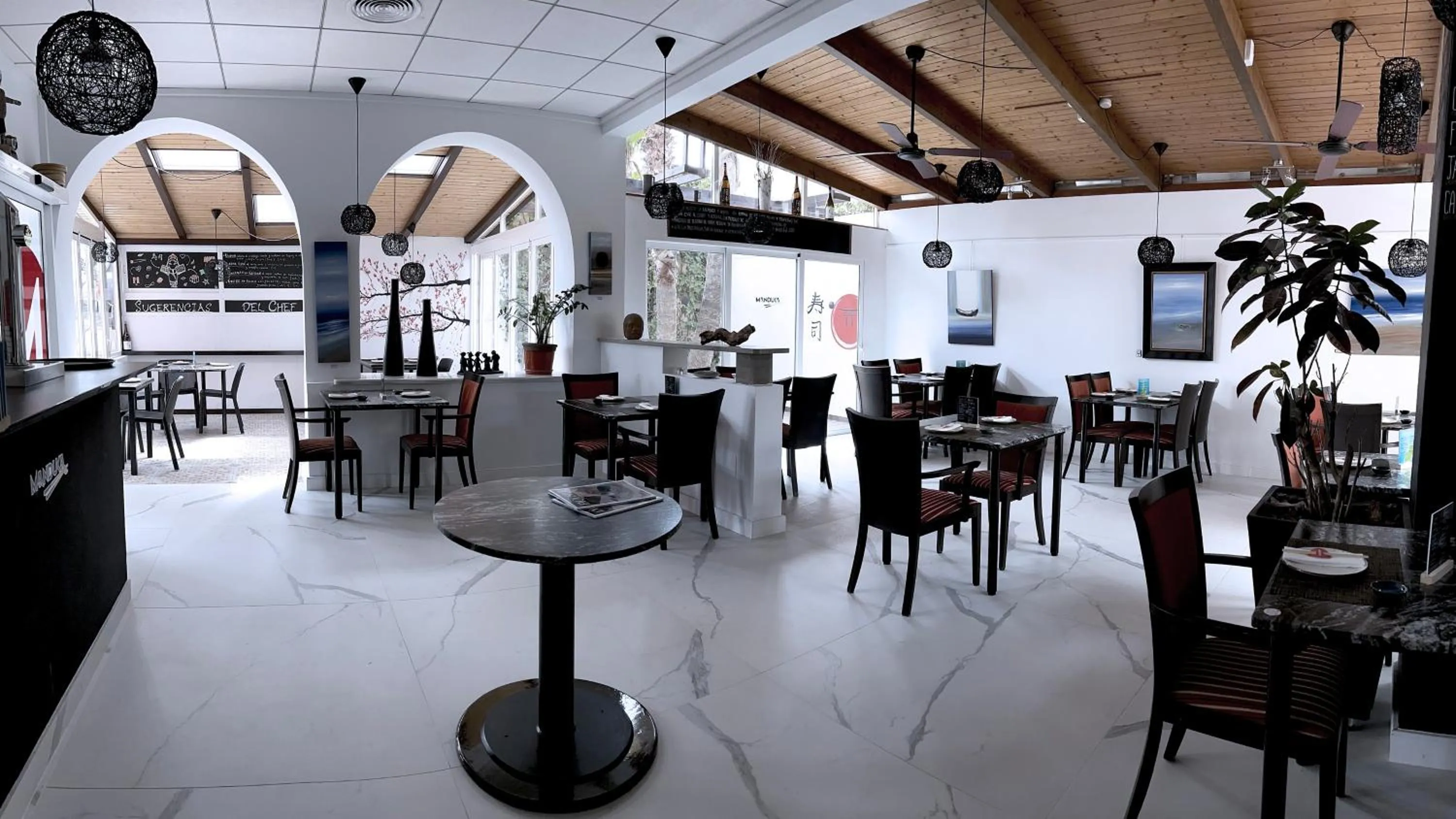 Restaurant/places to eat in Atrium Hotel