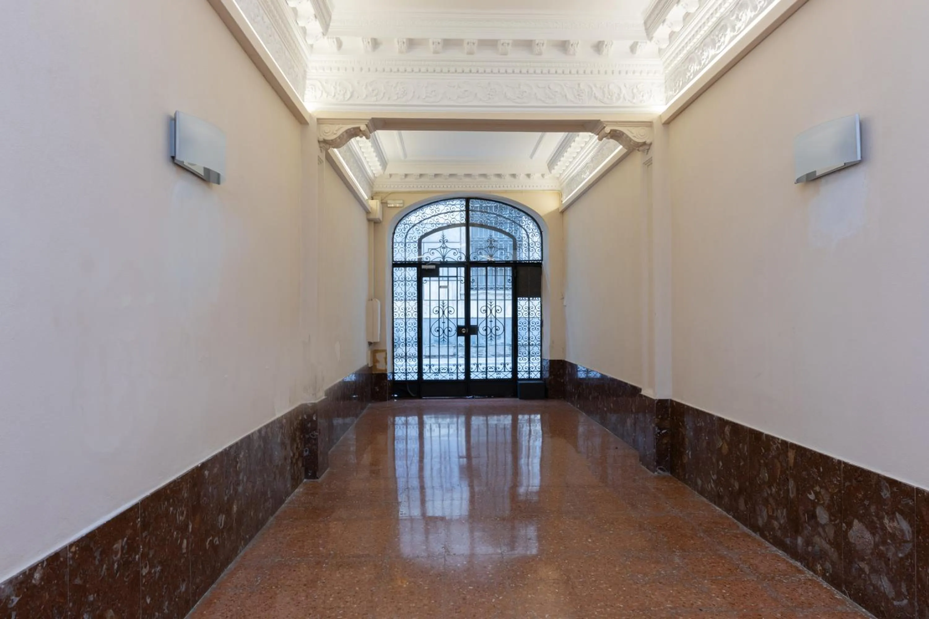 Facade/entrance in Hotel Lyon