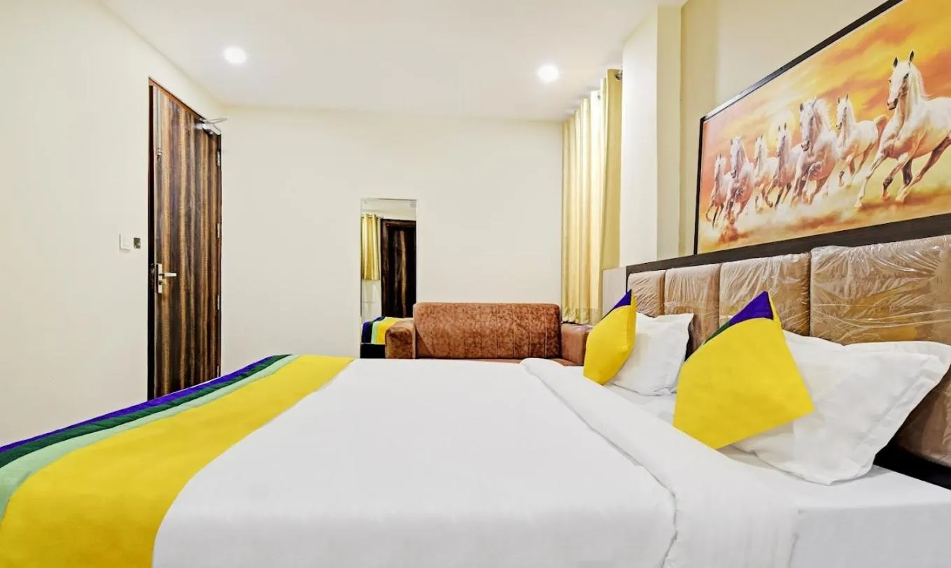 Photo of the whole room in Hotel Shashwat