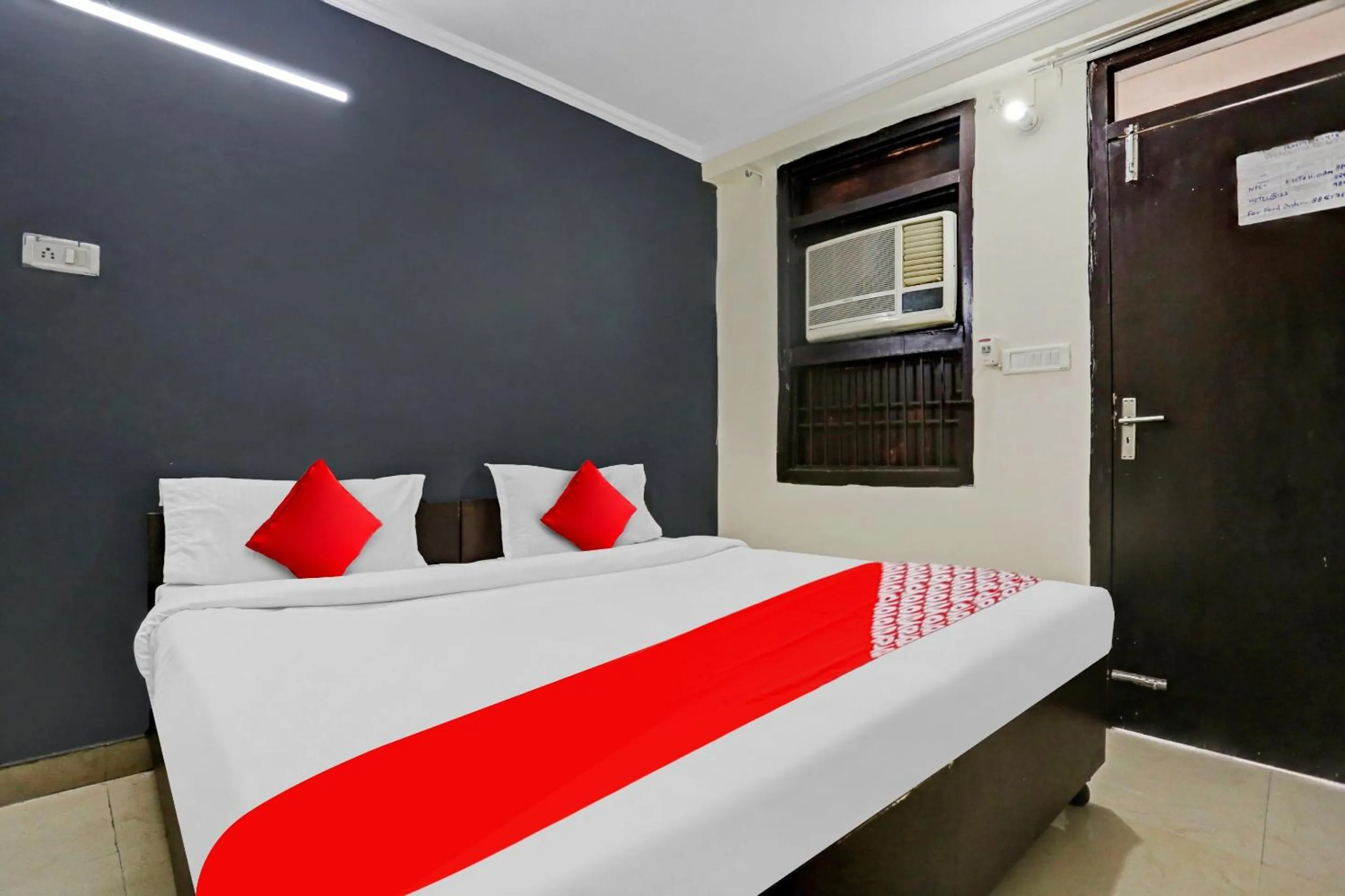 Facade/entrance, Bed in Hotel O Dremland Residency