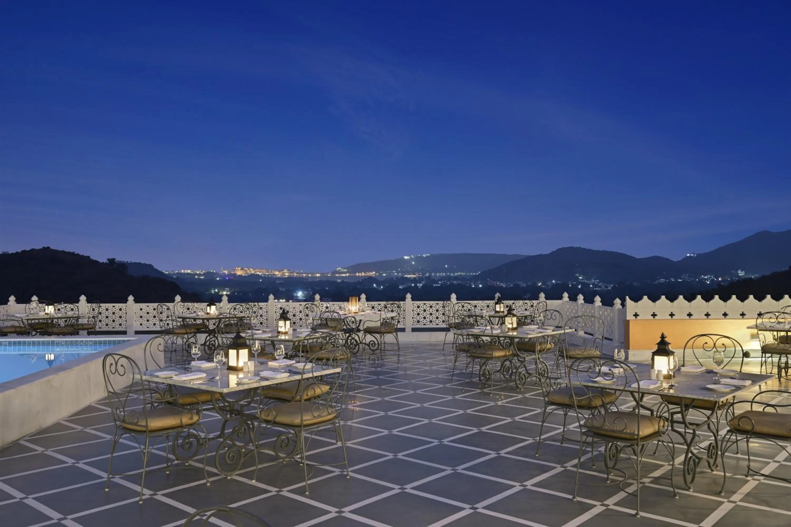 Restaurant/places to eat in Fateh Vilas by Fateh Collection