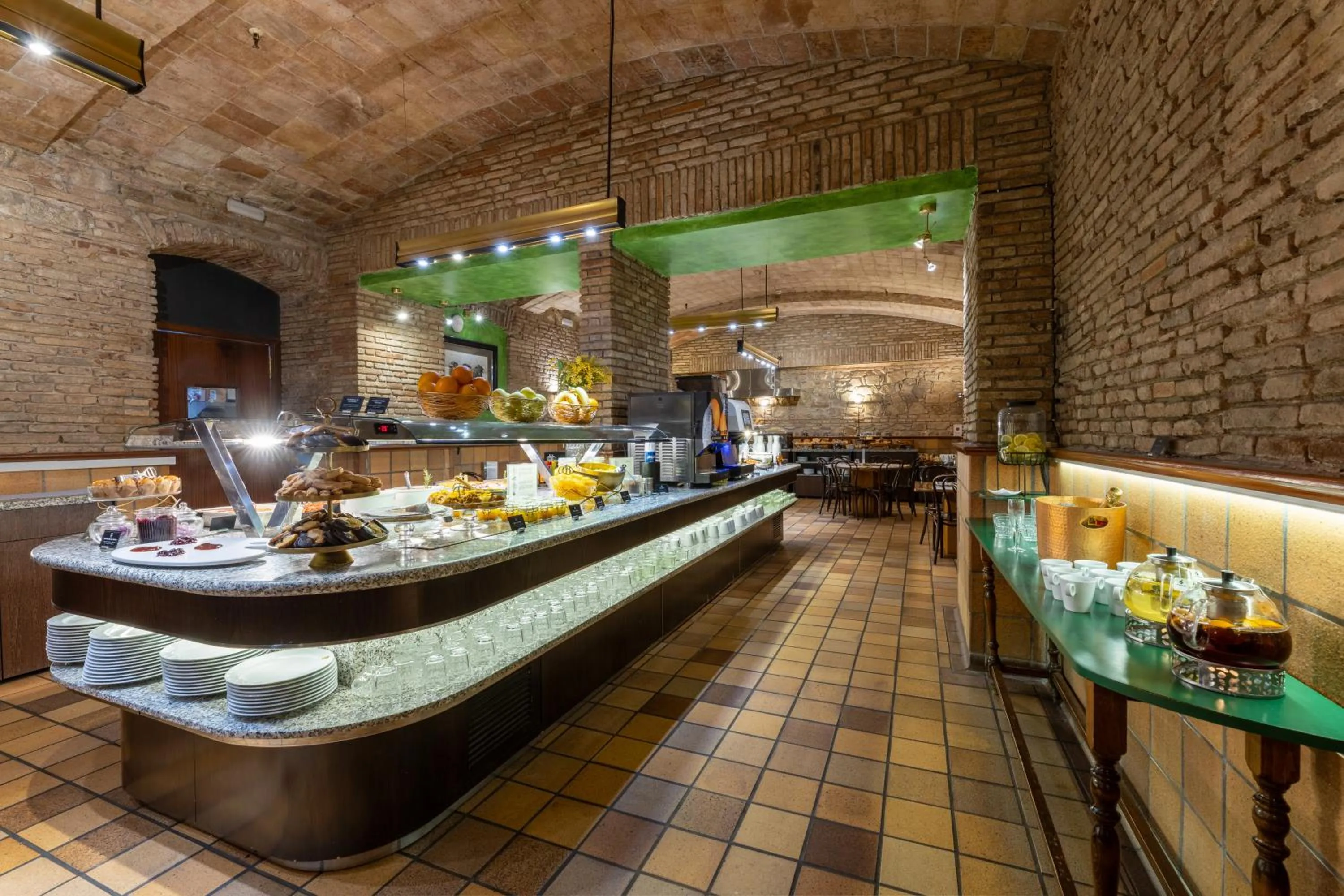 Buffet breakfast in Hotel Rialto