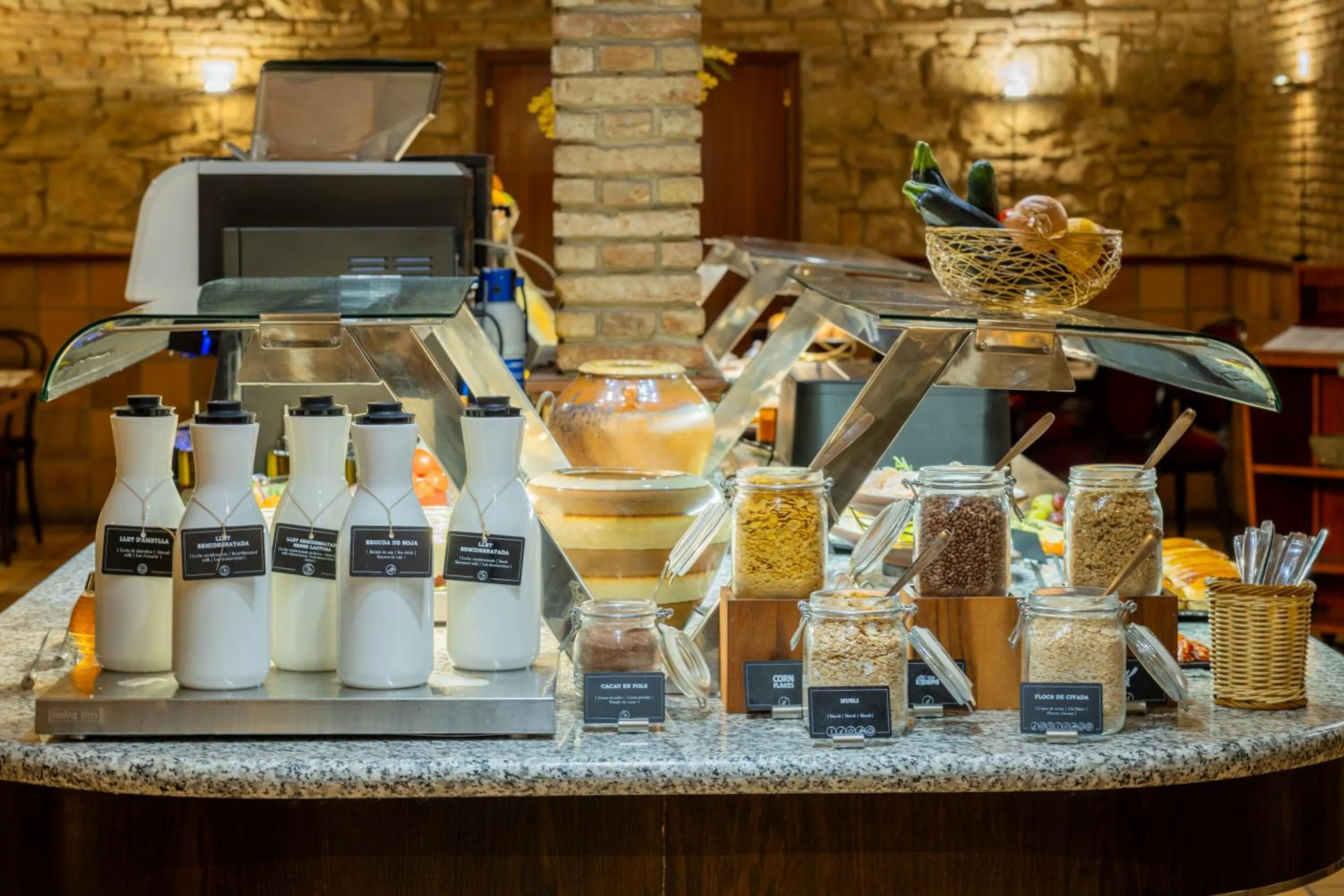 Buffet breakfast in Hotel Rialto