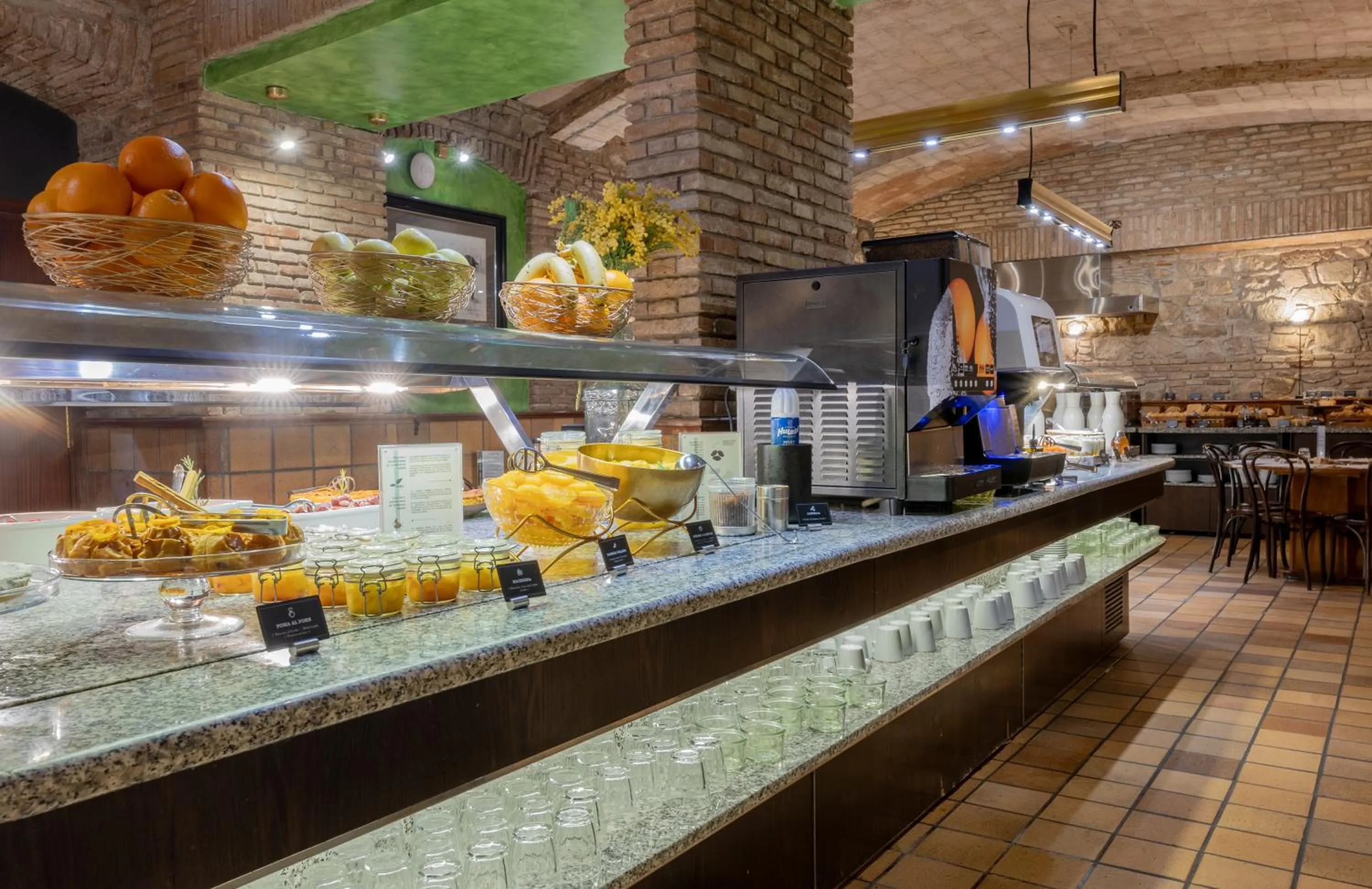 Buffet breakfast in Hotel Rialto