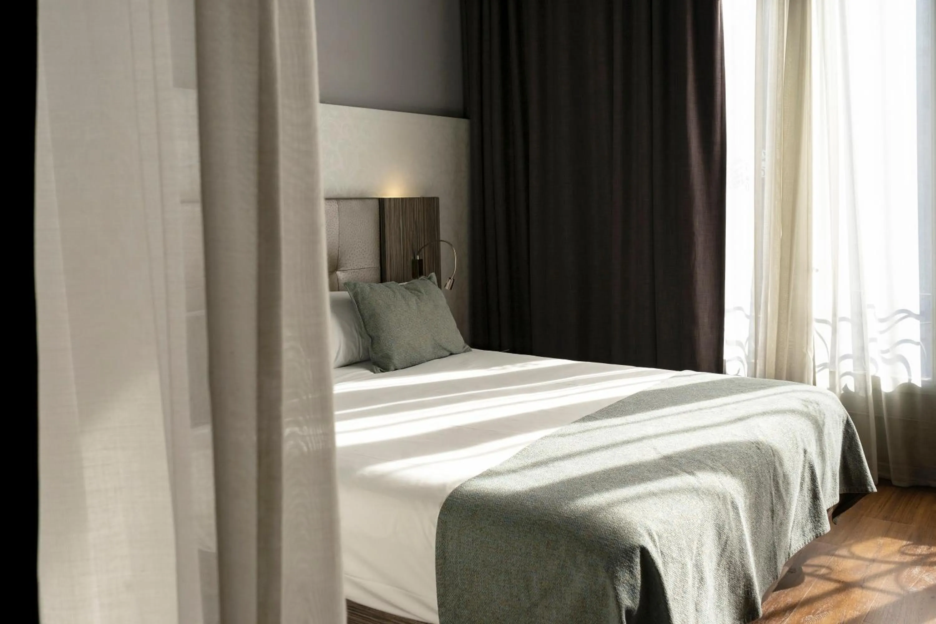 Bed in Petit Palace Museum