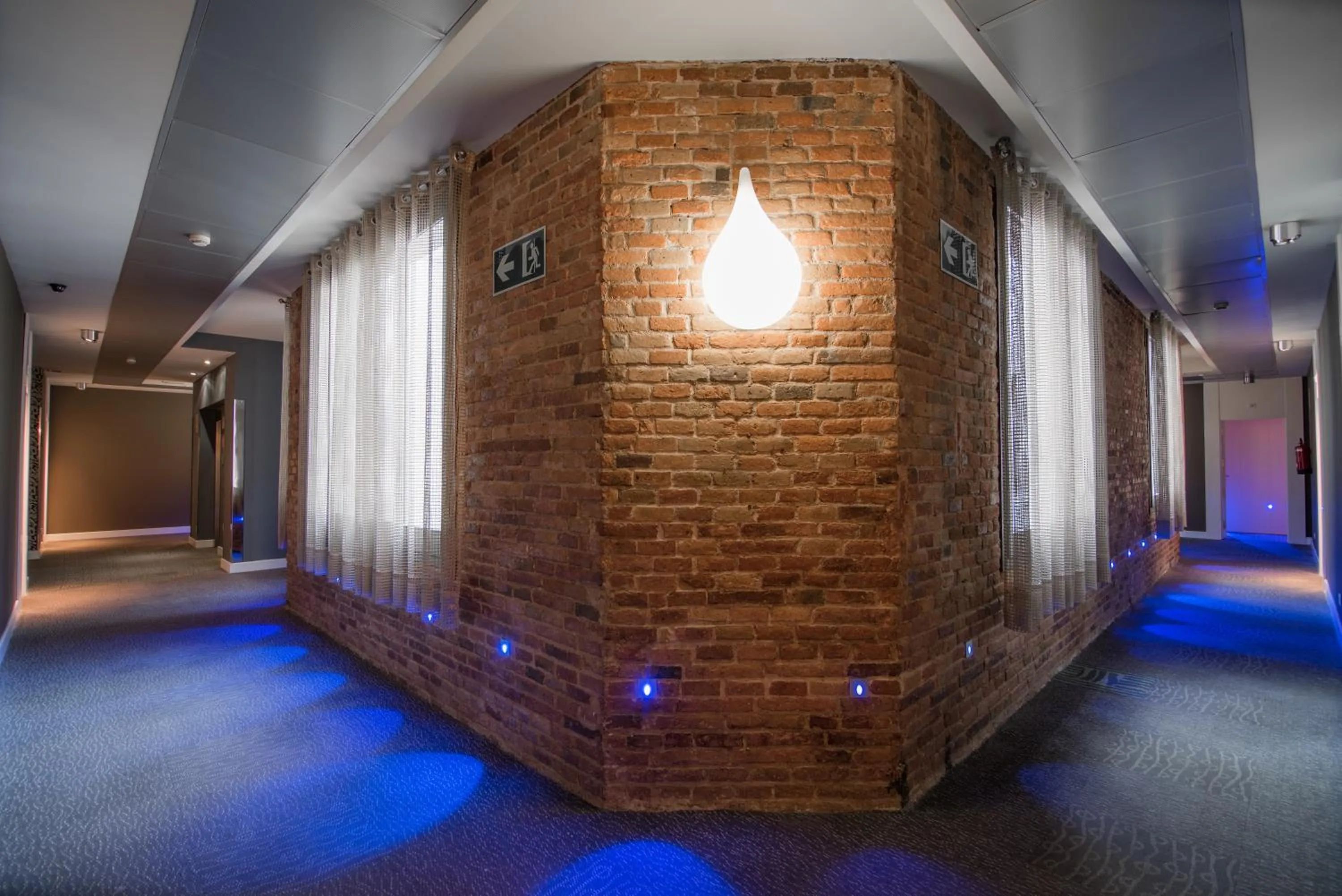 Area and facilities in Petit Palace Museum