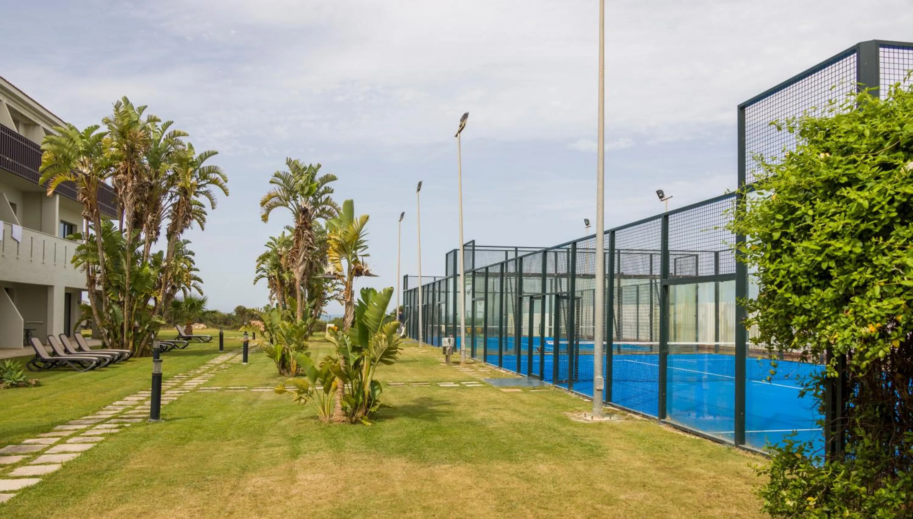 Tennis court in Ilunion Calas de Conil