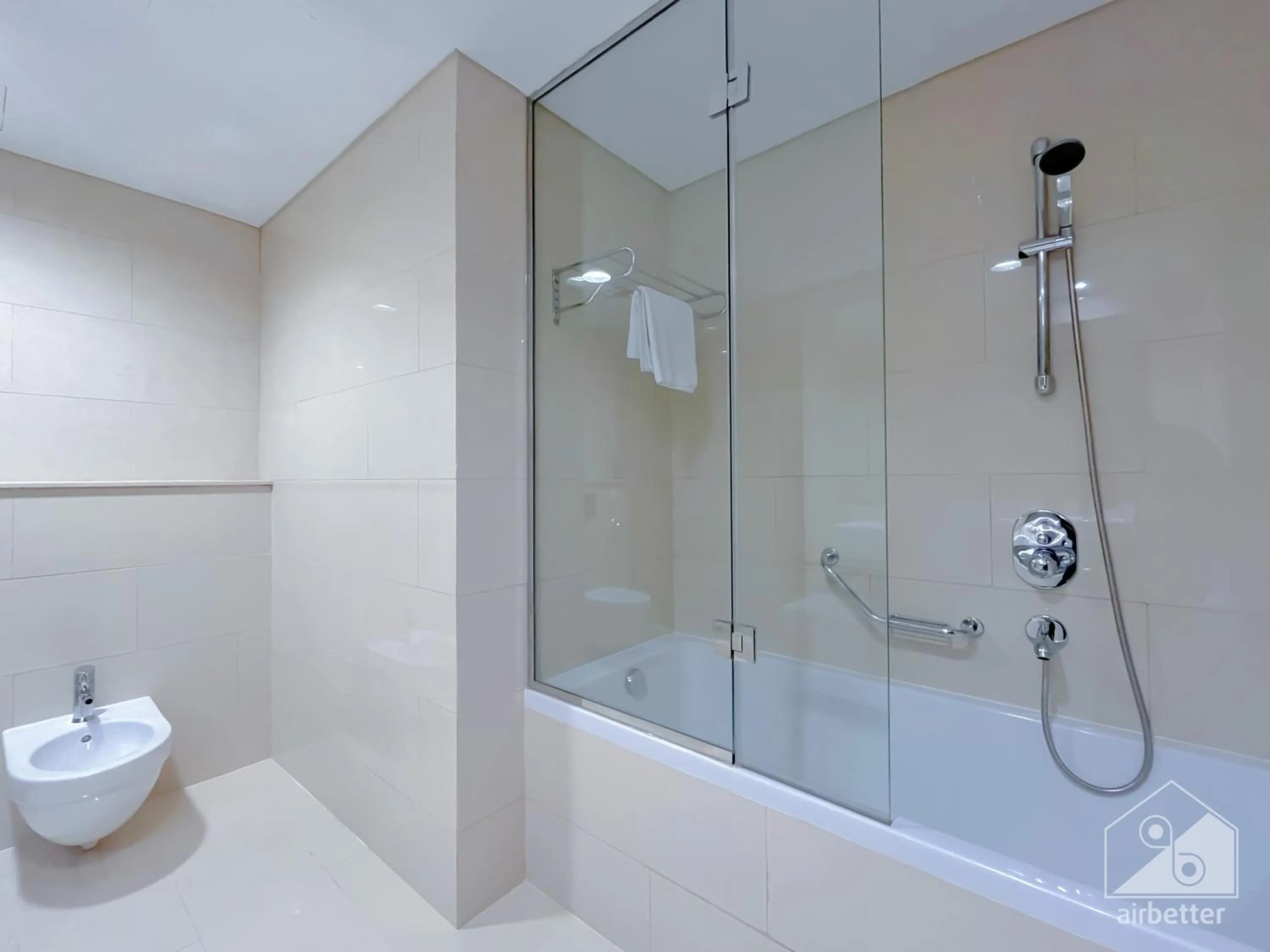 Bathroom in Luxurious Loft with stunning views Dubai