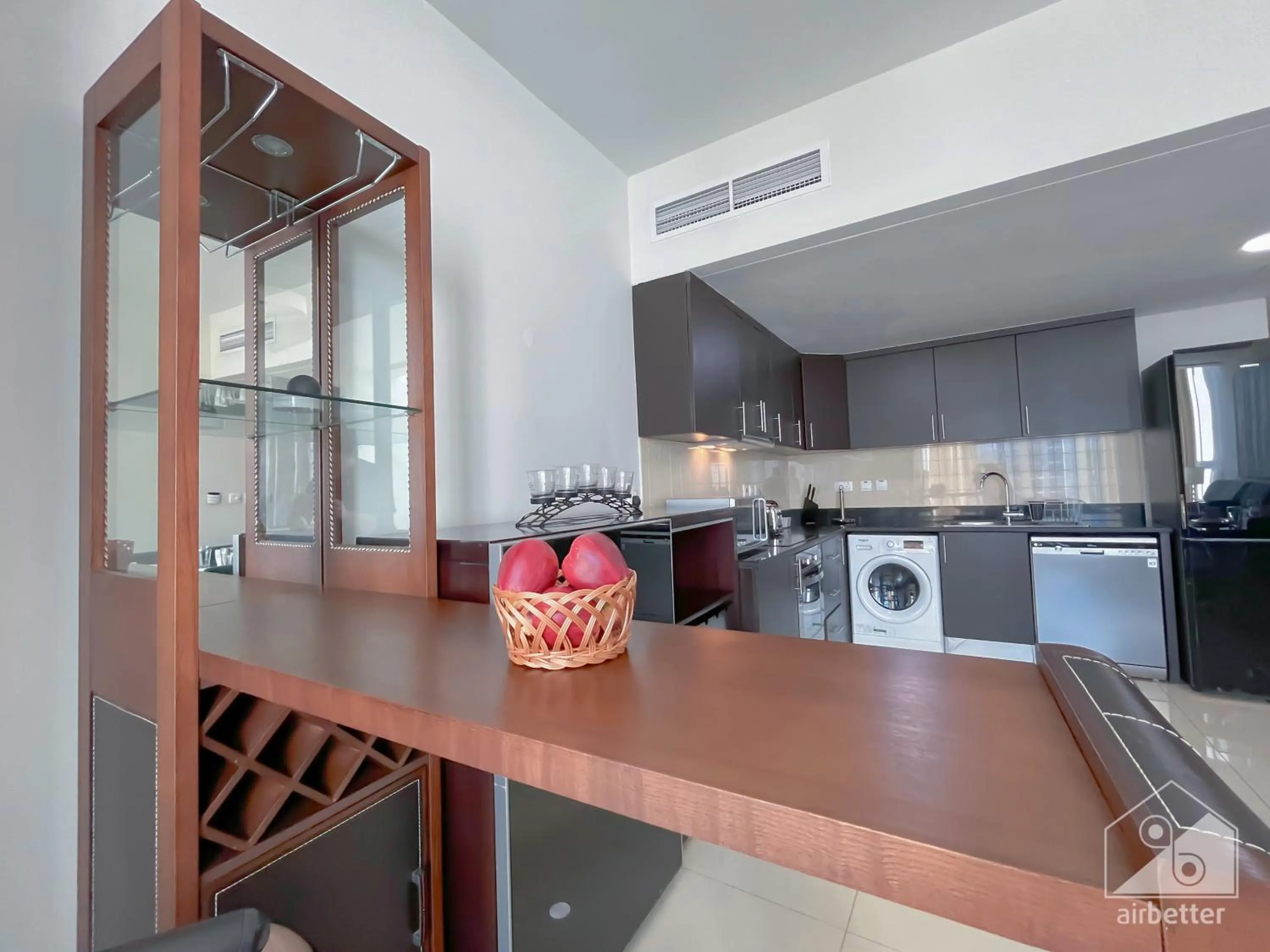 Dining area in Luxurious Loft with stunning views Dubai