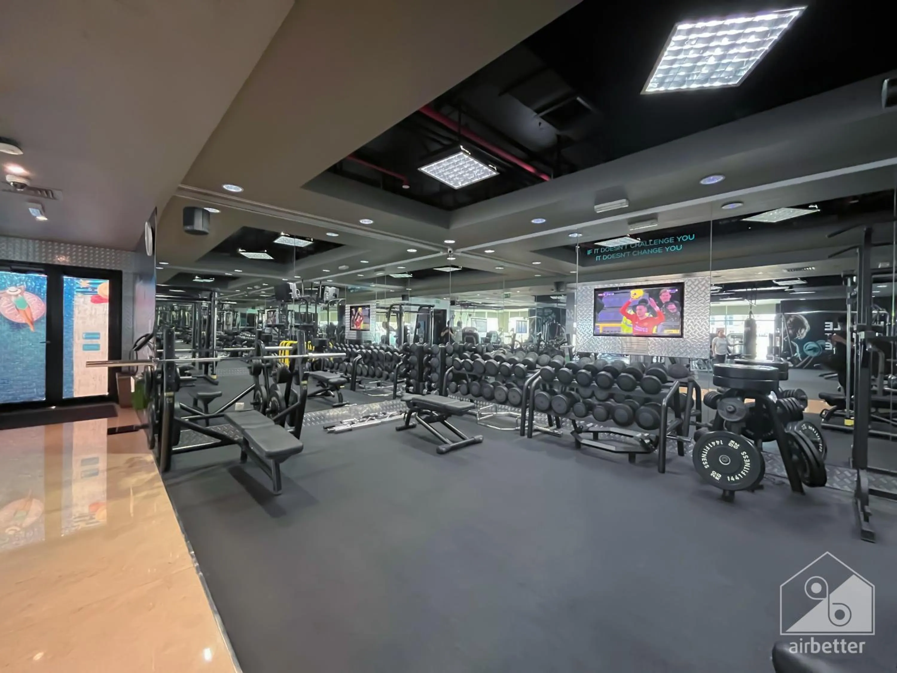 Fitness centre/facilities in Luxurious Loft with stunning views Dubai