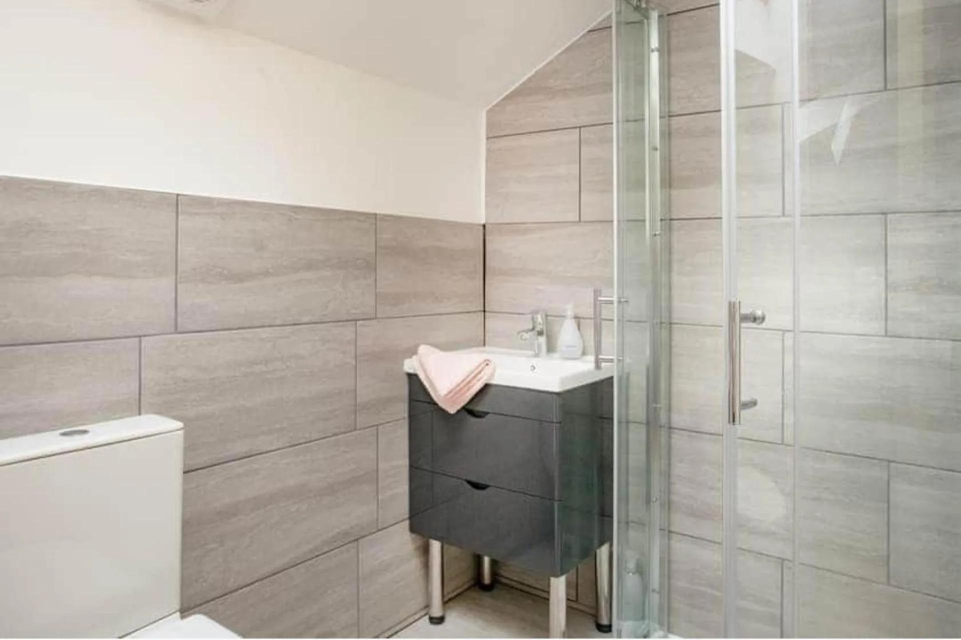 2 Bed Cottage - Hot Tub Garden Parking